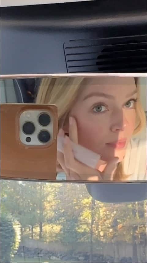 リンジー・エリンソンのインスタグラム：「In the pick up line like 💁🏼‍♀️💅🏼」