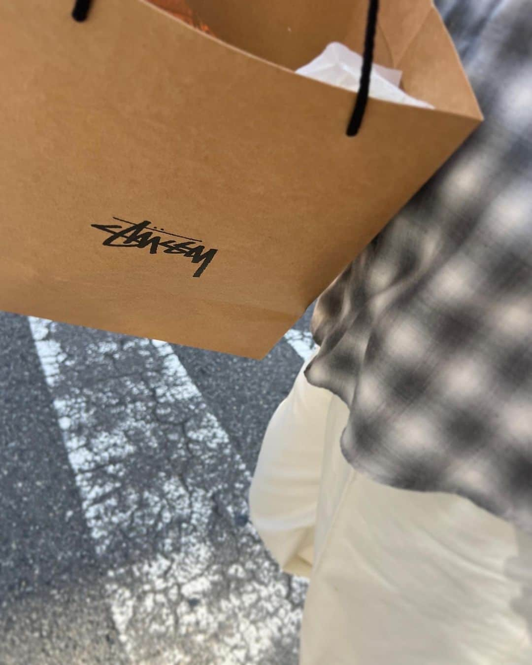 tappy1119さんのインスタグラム写真 - (tappy1119Instagram)「最近の👛〜💸💸  VANSでスリッポン買うつもりが NIKE行ったら  #1300円 だったので😀  春に履こう。」10月6日 20時18分 - tappy1119