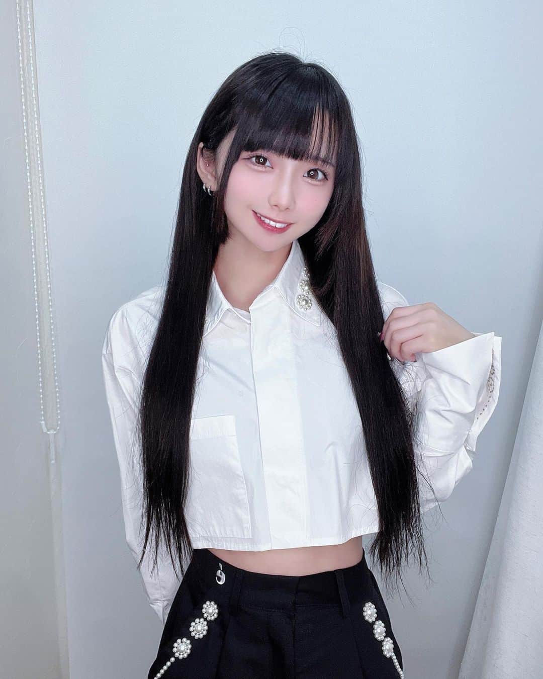 のインスタグラム：「ロング復活〜！ @fi_ne_group さんでつけてもらったよどう(⁎⁍̴̛ᴗ⁍̴̛⁎)」