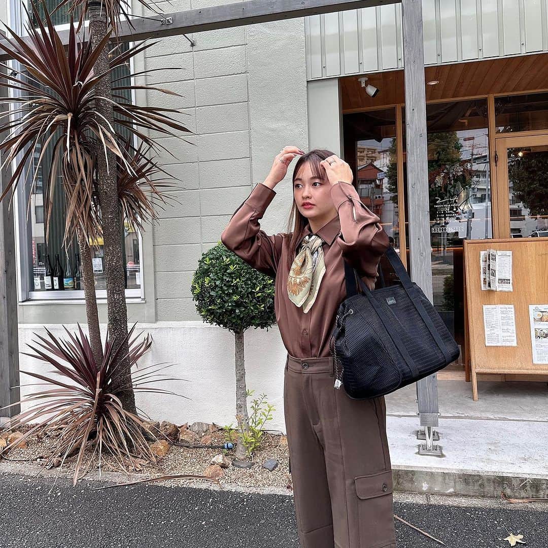 ena..*加藤 恵梨奈さんのインスタグラム写真 - (ena..*加藤 恵梨奈Instagram)「⁡ ⁡ ⁡ ⁡ ⁡ ⁡ ⁡ @edita.official の "edita Washable tote [edt-048]" ⁡ 洗濯機で丸洗いできる大容量トート👜 A4サイズもしっかり収納でき 柔らかい素材で軽量なのに、底板付きで型崩れしにくい🥰⭐️ サイドストラップで絞ればコンパクトに 荷物が増えたら広げて使える‼️ ⁡ マザーバッグとしても愛用できるし 旅行行く時にも使えるので我が家では活躍中 アイテムのひとつです！ ⁡ ⁡ ⁡ #edita #マザーズバッグ #育児 #お出かけバッグ #丸洗い」10月6日 20時24分 - e_n_a_p_i