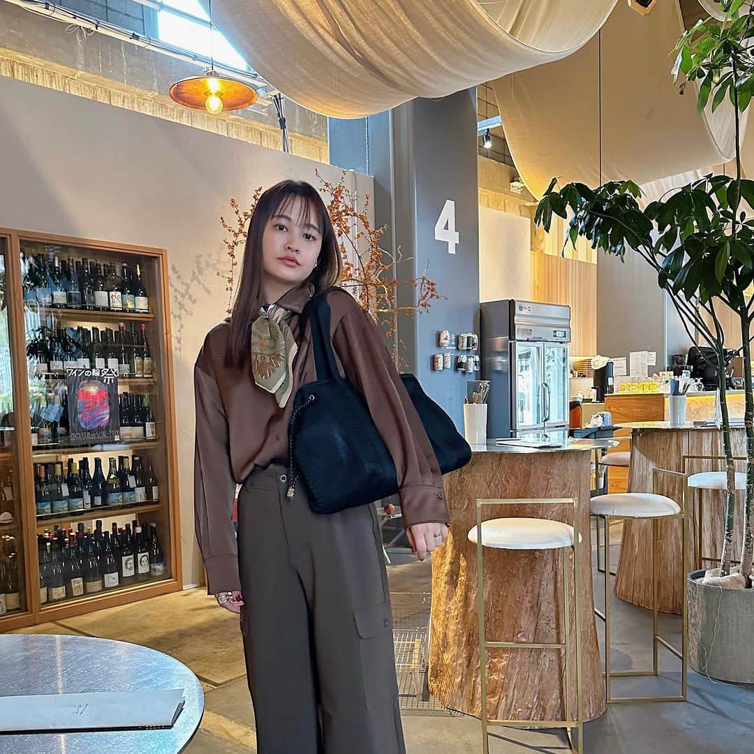ena..*加藤 恵梨奈さんのインスタグラム写真 - (ena..*加藤 恵梨奈Instagram)「⁡ ⁡ ⁡ ⁡ ⁡ ⁡ ⁡ @edita.official の "edita Washable tote [edt-048]" ⁡ 洗濯機で丸洗いできる大容量トート👜 A4サイズもしっかり収納でき 柔らかい素材で軽量なのに、底板付きで型崩れしにくい🥰⭐️ サイドストラップで絞ればコンパクトに 荷物が増えたら広げて使える‼️ ⁡ マザーバッグとしても愛用できるし 旅行行く時にも使えるので我が家では活躍中 アイテムのひとつです！ ⁡ ⁡ ⁡ #edita #マザーズバッグ #育児 #お出かけバッグ #丸洗い」10月6日 20時24分 - e_n_a_p_i