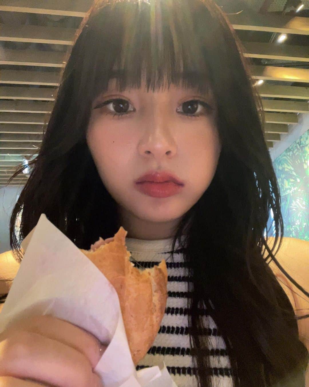 すずのインスタグラム：「🦓  少し時差ですがPOPUP3日間本当にありがとうございました!! なかなか皆に会える機会がないからこそ、3日間がとても充実してて早かったです…北海道や福岡、名古屋や京都、たくさん遠方から私に会いに来てくれて本当に嬉しかったです…泣  やっぱ皆と直接会うと元気貰えるし感謝の気持ちも顔を見て伝えることが出来るけん会う機会沢山増やして行きたいなっ  いつもあたたかいコメントやDMありがとうございます🙏♡」