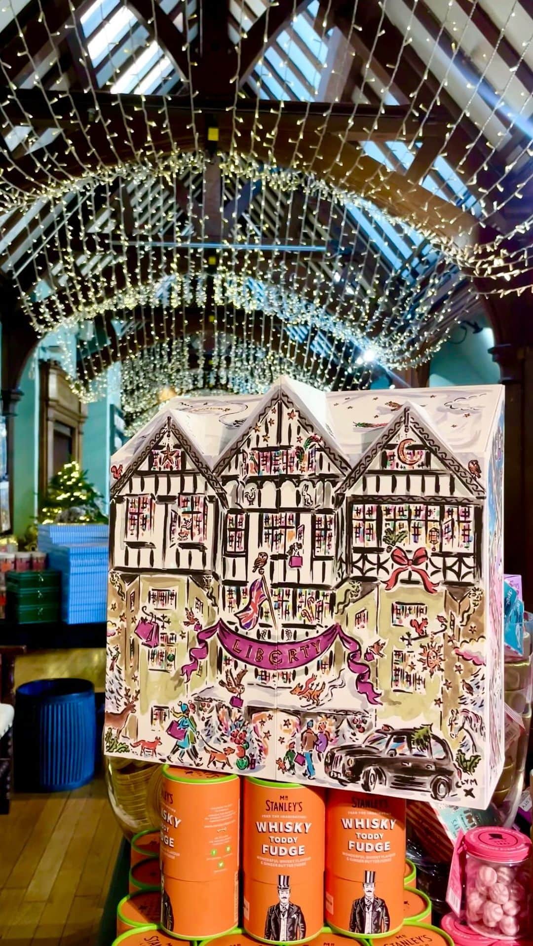 のインスタグラム：「Follow the fantastical and brand-new Liberty Beauty Advent Calendar box on an advent-ure through the store, where even more festive gifting delights are around every corner... 🎄  Shop now in-store and via link in bio.  #LibertyAdventCalendar #BeautyAdventCalendar #LibertyBeauty」