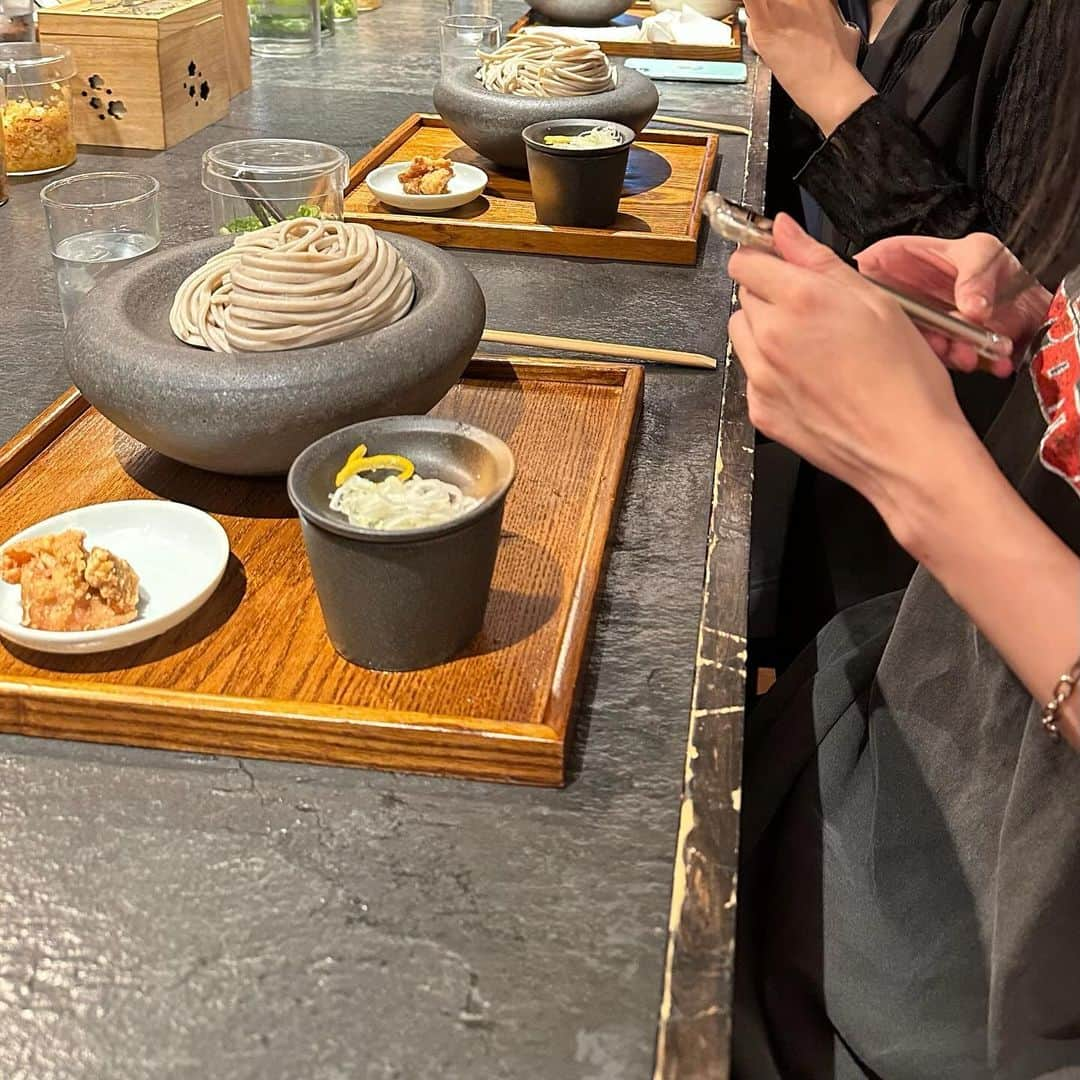 土井悠さんのインスタグラム写真 - (土井悠Instagram)「可愛がってる先輩たち🥢 ギャル番長たち🍶 髪型同じ人たち👧🏻  癒し…」10月6日 20時37分 - yu_doi