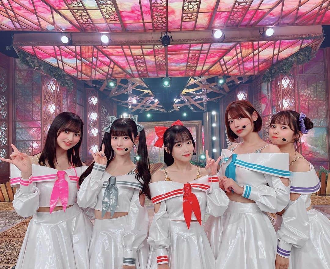 のインスタグラム：「🌟歌番組初出演🌟  10月13日(金)夕方5時30分 放送 「歌のサンセット」🗼テレビ東京  ずっとずっと憧れていた、#ババババンビ の夢の一つでもある歌番組……！  初めて、地上波で歌って踊ります。  しかも放送は大好きな=LOVEさんと同じ日（ ; ; ）夢だったアイドルの世界にいる!って、実感しました。  当日は緊張でいっぱいすぎて、記憶もあやふやで😵‍💫正直どう映っているのか自信はありません。だけど、人生で初めての瞬間！ 絶対絶対観てほしいです🌸  バンビをたくさんの方に知っていただけますように🦌」