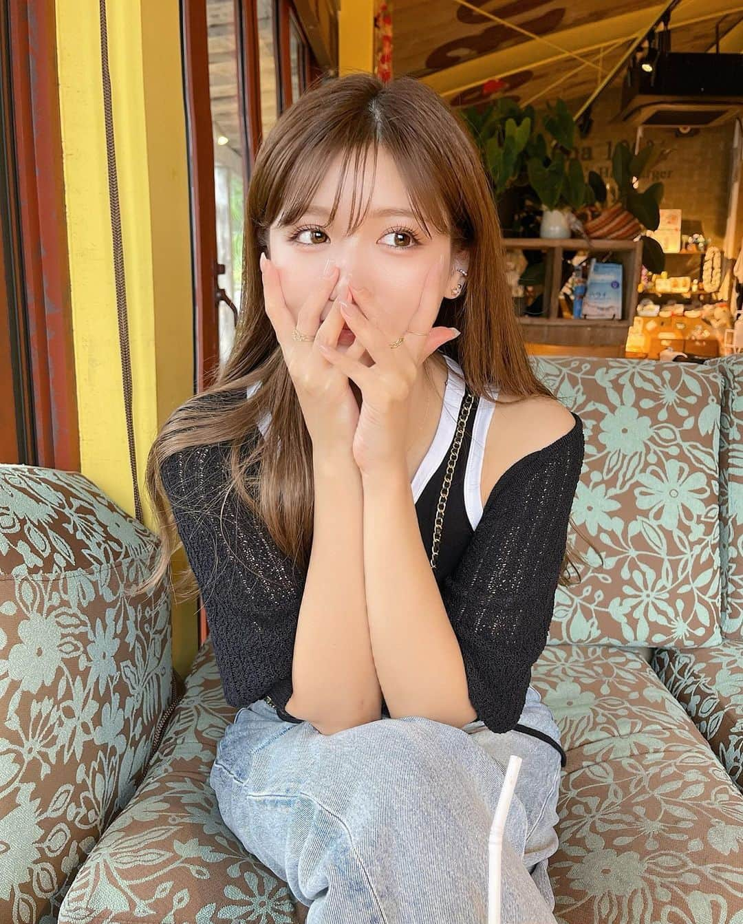 伊藤実祐さんのインスタグラム写真 - (伊藤実祐Instagram)「tops ▸ @lily_brown_official  cardigan ▸ @lily_brown_official  denim ▸ @moussyofficial  ⁡ ⁡  ついに、大好きな 秋 来たね！！！🍂  秋の夜と秋の香りがたまらんく好きで ここ最近毎日エモさに浸って幸せな気持ち☺️w  秋って感受性豊かになって良くも悪くも なんか感情研ぎ澄まされる感じする🌾♥︎  これ分かってくれる人おる？🙋🏻‍♂️  ⁡#藤井寺グルメ #藤井寺カフェ #コナズ珈琲 #コナズコーヒー #自まつ毛 #自まつ毛メイク #まつ毛美容液 #ラッシュリフト #ラッシュアディクト #イエベ #イエベ秋 #イエベ春 #イエベメイク #骨格ストレート #骨ストコーデ #骨スト #骨格ストレートコーデ」10月6日 20時39分 - miyu.61