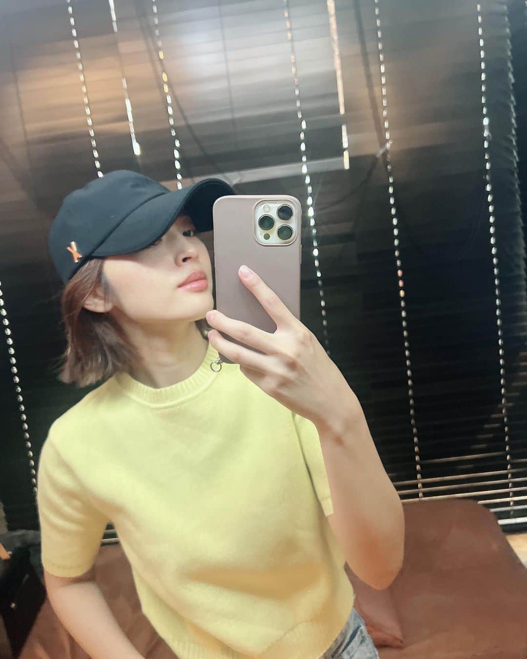 神部美咲のインスタグラム：「久しぶりの鍼治療❤️‍🩹  血色とフェイスラインを 取り戻しました。笑  @cassi_tokyo  ありがとう☺️☺️」