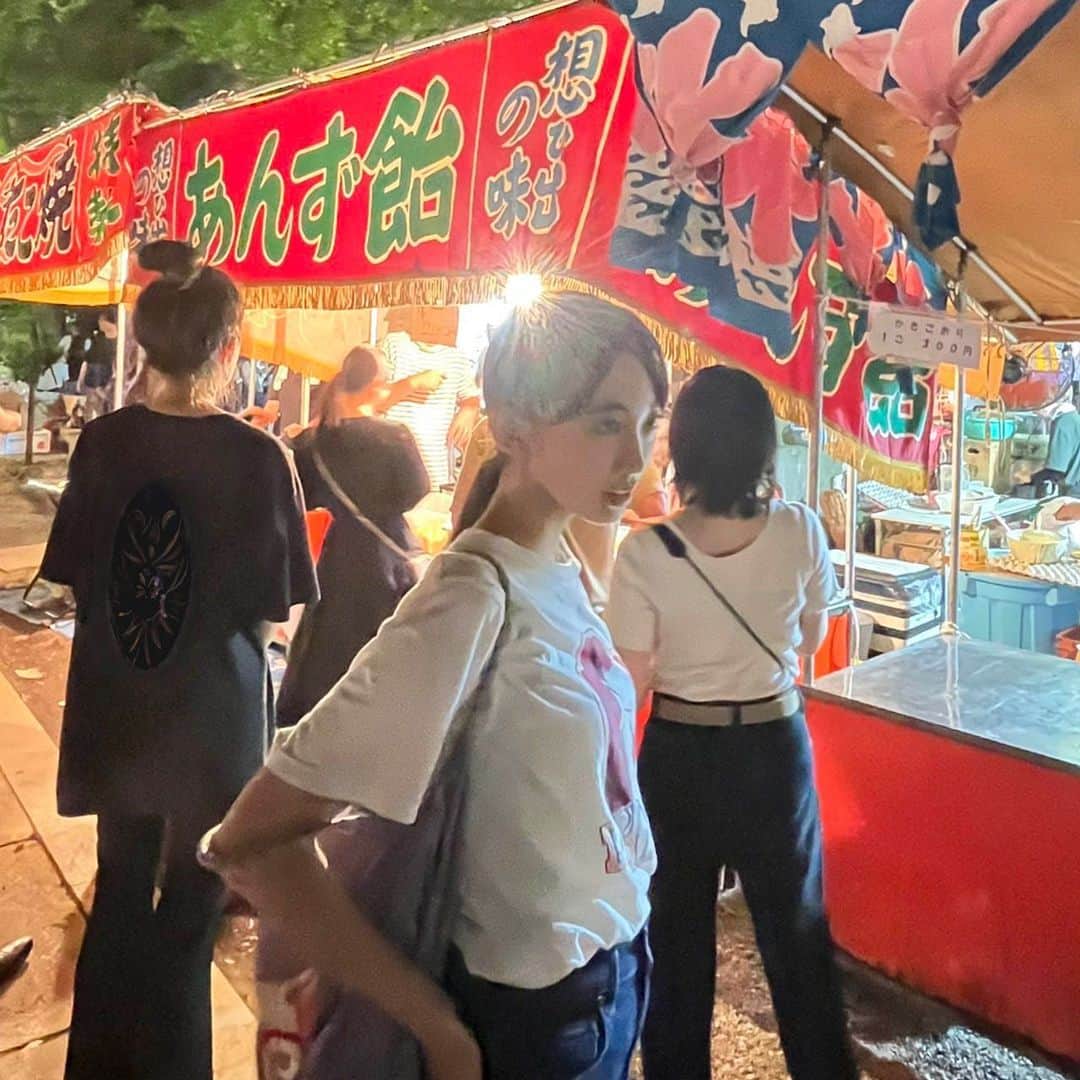 近藤華さんのインスタグラム写真 - (近藤華Instagram)「秋を最近感じます近藤です。 この写真は夏の終わり頃に友達と夏祭りに行った時撮ってもらったやつです。私は祭りの中で射的が大好きであったらついやっちゃいます。 #近藤華 #トップコート #topcoat」10月6日 20時45分 - hanakondo_official