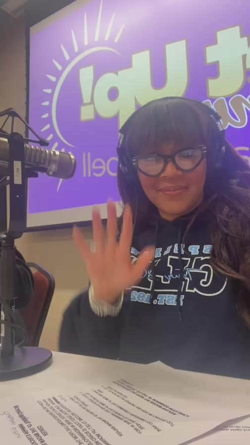 エリカ・キャンベルのインスタグラム：「Live in Indianapolis @getuperica @praiseindy」