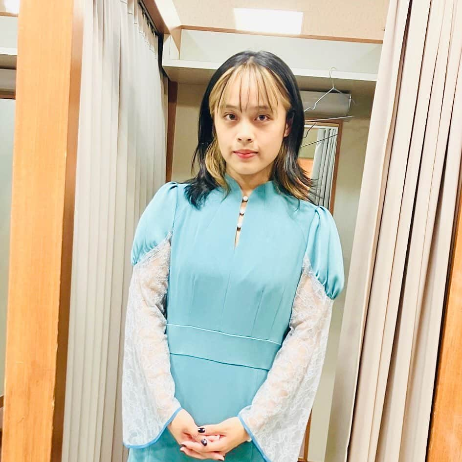 清水美依紗さんのインスタグラム写真 - (清水美依紗Instagram)「ハマダ歌謡祭、ありがとうございました🐭 前回出演した時にルーキーチームが勝ったので浜田さんに焼肉連れて行ってもらいました🥩その時の写真と、 今回ディズニー企画の収録後にマネージャーと写真を撮っていなかったことに気付き...衣装フィッティングの時の真顔ミーシャしかなかった🤣🤣（もっと笑って） . 来週も出演します‼️みてね！ #ハマダ歌謡祭」10月6日 20時51分 - miisha3148