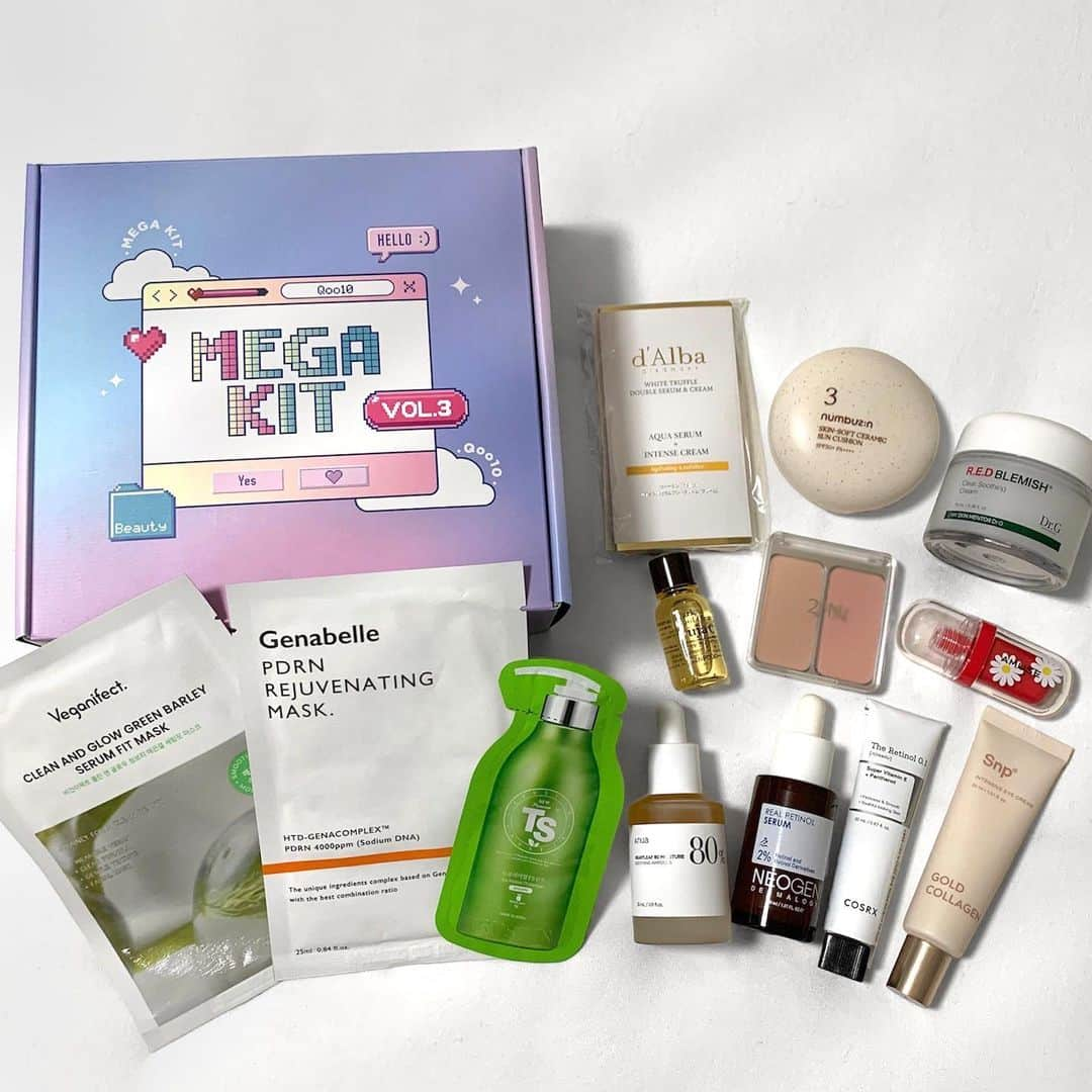 MISAKIのインスタグラム：「★ ⁡ ⁡ いつも楽しみにしてる MEGA KIT💗✨ ⁡ スキンケアからコスメまで大好きなアイテムがたくさん🍒 ⁡ @qoo10.official  ⁡ 👇🏻詳細 ⁡ ☑︎Dr.G  レッドBCスージングクリーム ☑︎Snp  ゴールドコラーゲンインテンシブアイクリーム ☑︎Anua  ドクダミ80％水分鎮静アンプル ⁡ ☑︎numbuzin  3番 ノーファンデ陶器肌トーンアップクッション ☑︎2aN  デュアルチーク  ☑︎AMUSE  ジェルフィットティント 日本限定色 「東京チェリー」 ⁡ ☑︎NEOGEN  リアルレチノールセラム ☑︎COSRX  RXザ・レチノール0.1クリーム ☑︎SKINFOOD  ゆずCダークスポットクリアセラム  ⁡ ☑︎Veganifect  クリーン＆グロー青い麦つやつやキメセラムフィットマスク ☑︎Genabelle  PDRNリジュビネイティングマスク  ☑︎d'Alba  ダブルセラム&クリーム  ☑︎TSシャンプー　ニュープレミアムTSシャンプー  ⁡ ⁡ 10月7日(土) 23:59まで 【メガポ】対象商品を購入すると購入金額の20%が返ってくる7日間🎊 ⁡ https://special.qoo10.jp/DynamicAD/5298/ ⁡ #Qoo10MegaKit #Qoo10 #メガポ #PR #韓国コスメ #スキンケア」