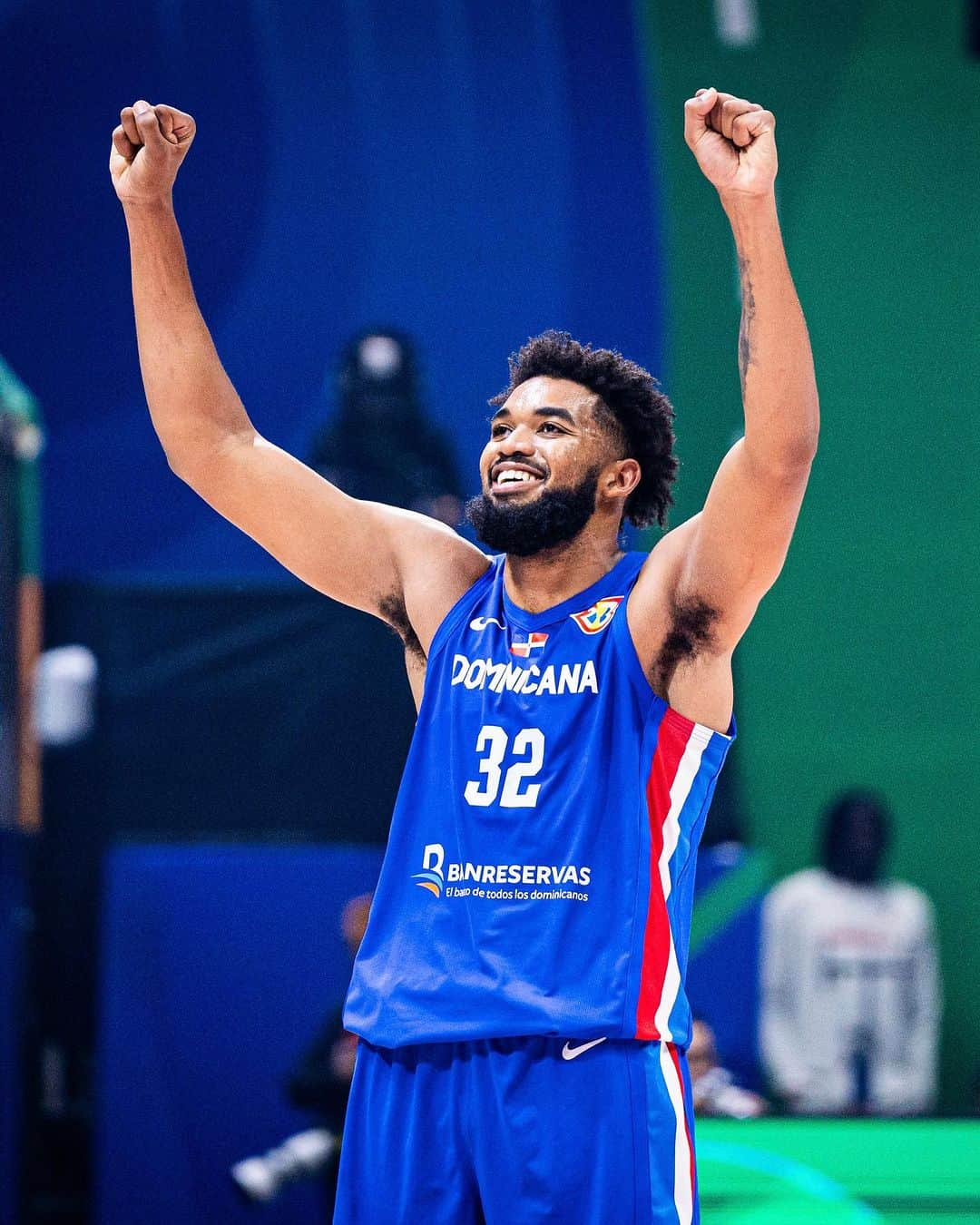 FIBAさんのインスタグラム写真 - (FIBAInstagram)「Karl-Anthony Towns delivered for his Dominicana with pride 🇩🇴  He finished the #FIBAWC with 24.4 PTS, 8 REB, 1.6 AST & 1 BLK 🔥」10月6日 21時06分 - fiba