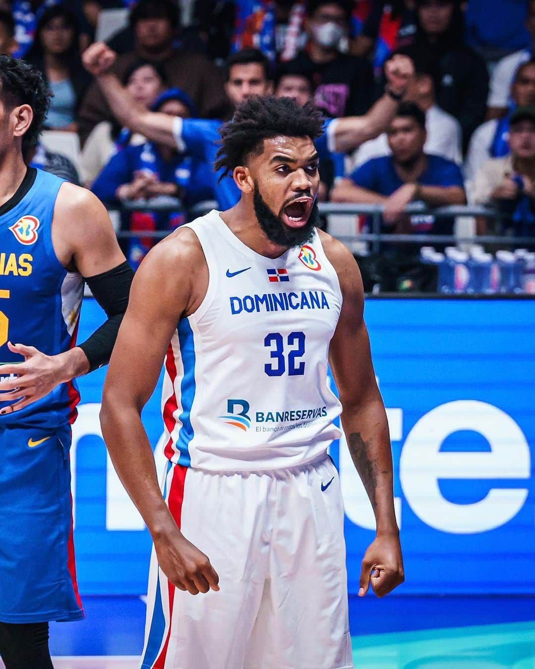 FIBAさんのインスタグラム写真 - (FIBAInstagram)「Karl-Anthony Towns delivered for his Dominicana with pride 🇩🇴  He finished the #FIBAWC with 24.4 PTS, 8 REB, 1.6 AST & 1 BLK 🔥」10月6日 21時06分 - fiba