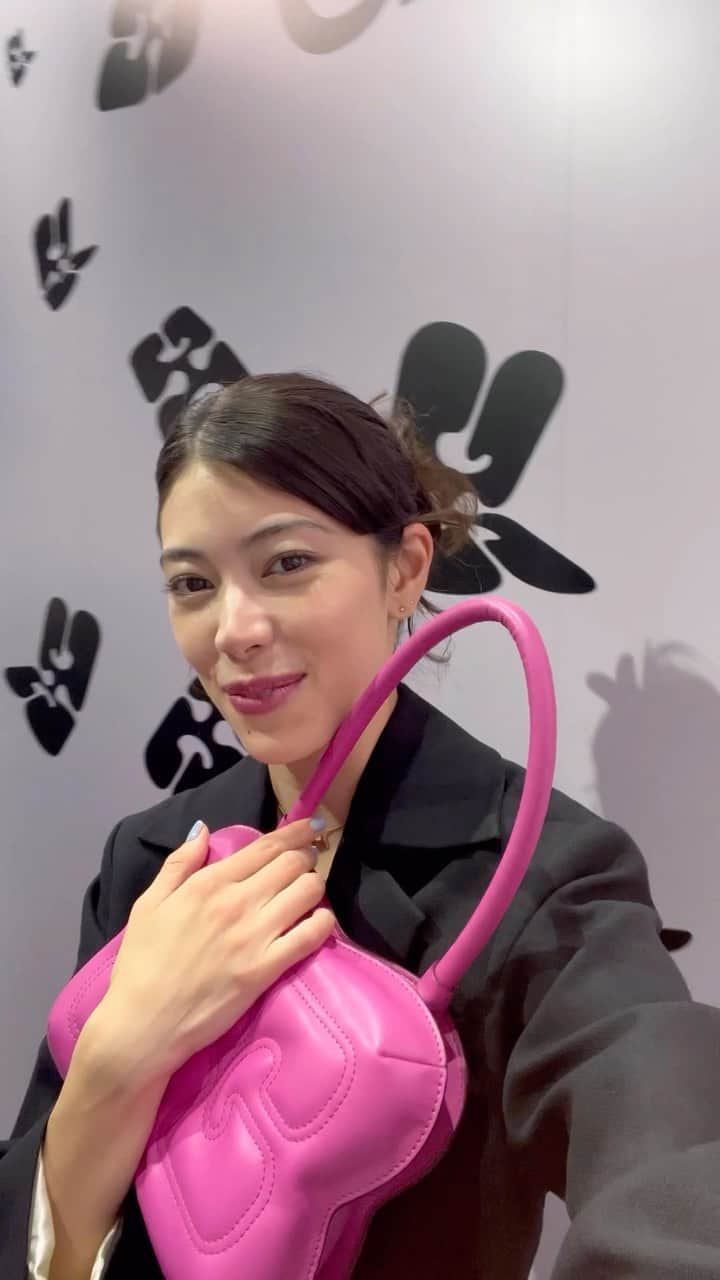 のインスタグラム：「GANNIの日本初のポップアップストアが渋谷PARCOにオープン！会場にて森星、YAMATOをキャッチ💘今日のコーディネートのお気に入りポイントを教えてくれた。  ポップアップストアは1/8(月)まで開催中。ここでしか見れないアイテムも数多く揃うので、ぜひ足を運んでみて。  #GANNI #GANNITOKYO #GANNISHIBUYA #渋谷parco #森星 #YAMATO @ganni @hikari @yamatoinoue__0612」