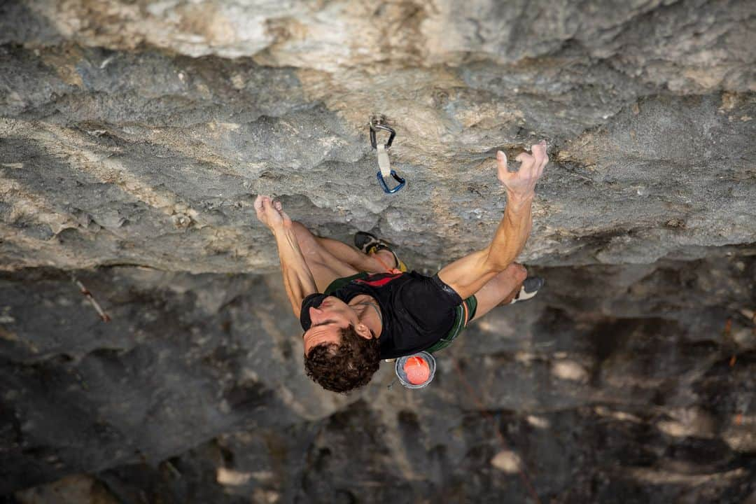 アダム・オンドラさんのインスタグラム写真 - (アダム・オンドラInstagram)「After climbing my project in 🇭🇷 Croatia “B je to” 9b faster than expected, I thought about a few crags in Slovenia 🇸🇮 I always wanted to go, but never really went ☝️ Crag called Ter looked like a good option for current weather conditions. At first, I was considering giving an onsight try into Umetnost 9a, a great-looking line first ascended by @domen_skofic, but it looked quite dirty, so I left for another time. Instead, there was a fantastic project just to the right of it, called rightly “Fantazija” 😎 @kruderjernej put some work into it and suspected it would be pretty hard. I was quite close to sending on my first day, but only at the end of the day, I find a perfect beta for the undercling crux move when I stepped with my left heel on my right thigh 💪  This beta worked really well. The next day, I could make the first ascent of “Fantazija” 9a+ 👌 To finish the day off, I onsighted two 8c’s - Kingslayer and Inferno do vrha. All amazing routes bolted by Rajko Zajc. I don’t think it was the last visit to this place 🤜🤛  Furthermore, we managed to film a lot of footage, so you can enjoy the new episode on my YouTube channel soon 👉 youtube.com/c/AdamOndra  Pics by @kuba.sobotka   #adamondra #AO #climbing #rockclimbing #ascent #slovenia #slovenia🇸🇮 #onsight  #onsights #climbinglife #crag #climbingcrag #production  @mammut_swiss1862 @lasportivagram @euroholds @rohlik.cz @mix.it @sensfoods @hudysport @211_zpmvcr @mercedesbenz_autojihlava @sport_invest @olympcsmv Cardion」10月6日 21時25分 - adam.ondra