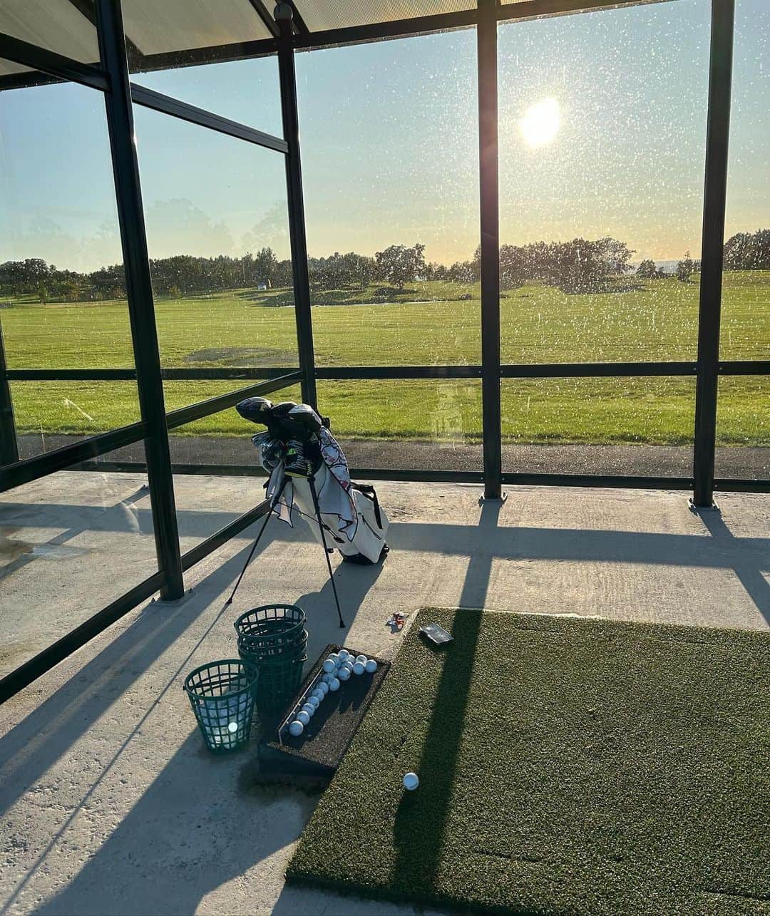 アンナ・ノルドクビストさんのインスタグラム写真 - (アンナ・ノルドクビストInstagram)「Another couple days at my favorite place 🫶🏻 Nothing better than golfing with a carry bag and being surrounded by great people! Fall is here and so are the colors 🍁 🍁. Thank you @ombergsgolfresort for all the love and support and for always making it so hard to leave. 💙  Leaving with a big smile on my face and ready to finish off the 2023 season in Shanghai-Korea-Malaysia-Tampa-Naples 🤩🤩」10月6日 21時36分 - a_nordqvist