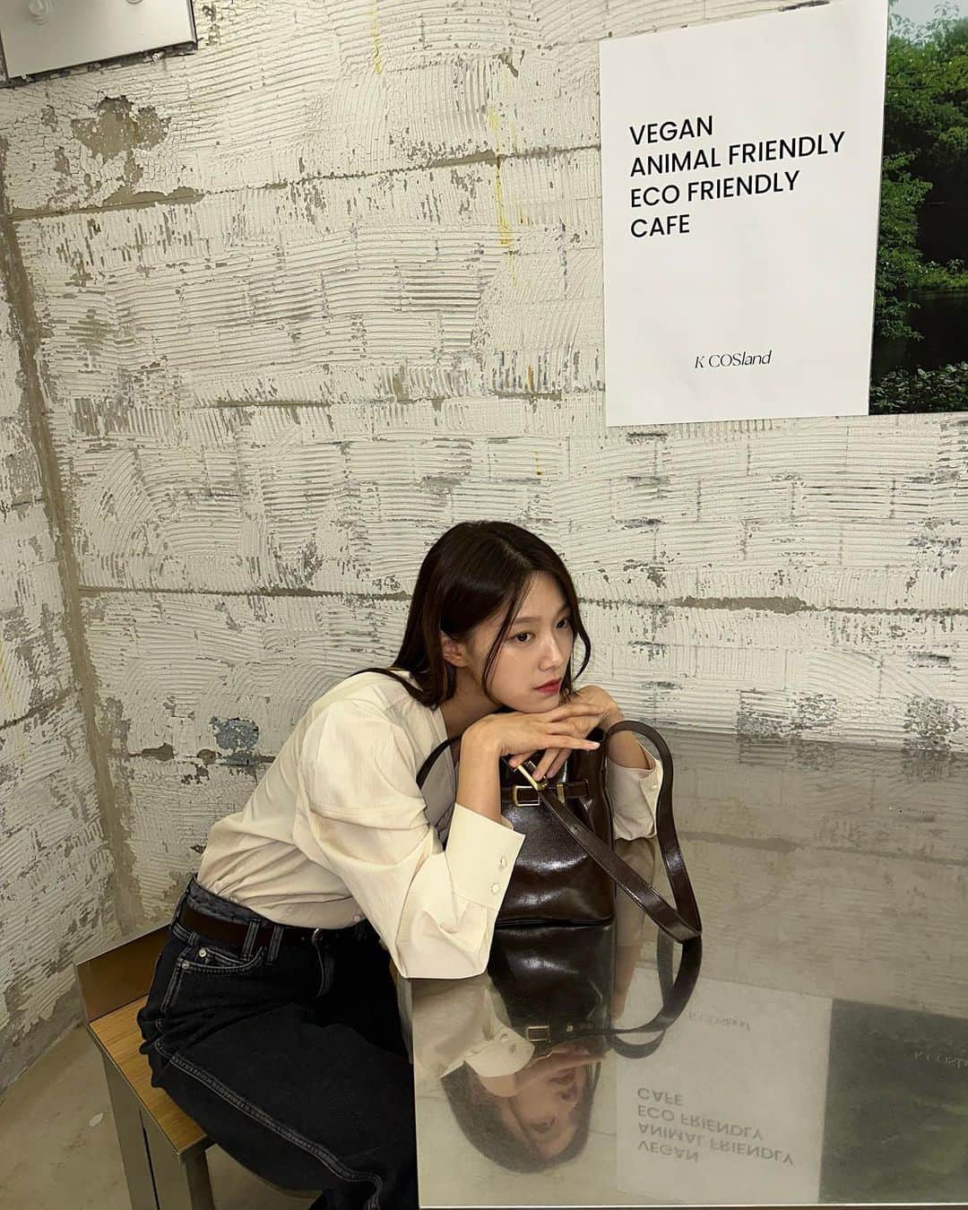 イ・ジュウさんのインスタグラム写真 - (イ・ジュウInstagram)「🤎🤎🤎🍕」10月6日 21時32分 - lee_zoo_