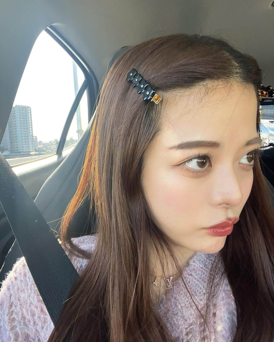 牛江桃子（ももち）さんのインスタグラム写真 - (牛江桃子（ももち）Instagram)「🪻🎀💞 ⁡ 久々のでこっぱち👧🏻 新しく買ったお花のクリップがお気に入り🌷🖇️♥︎ IKEAたのしかったっ ☺︎🪻 ⁡ 髪の毛切りたい〜って思うけど、ふわふわ巻き×クリップでこっぱちヘアしたいから､切るの悩む､､🥺！ ⁡ ⁡」10月6日 21時35分 - momochi.661