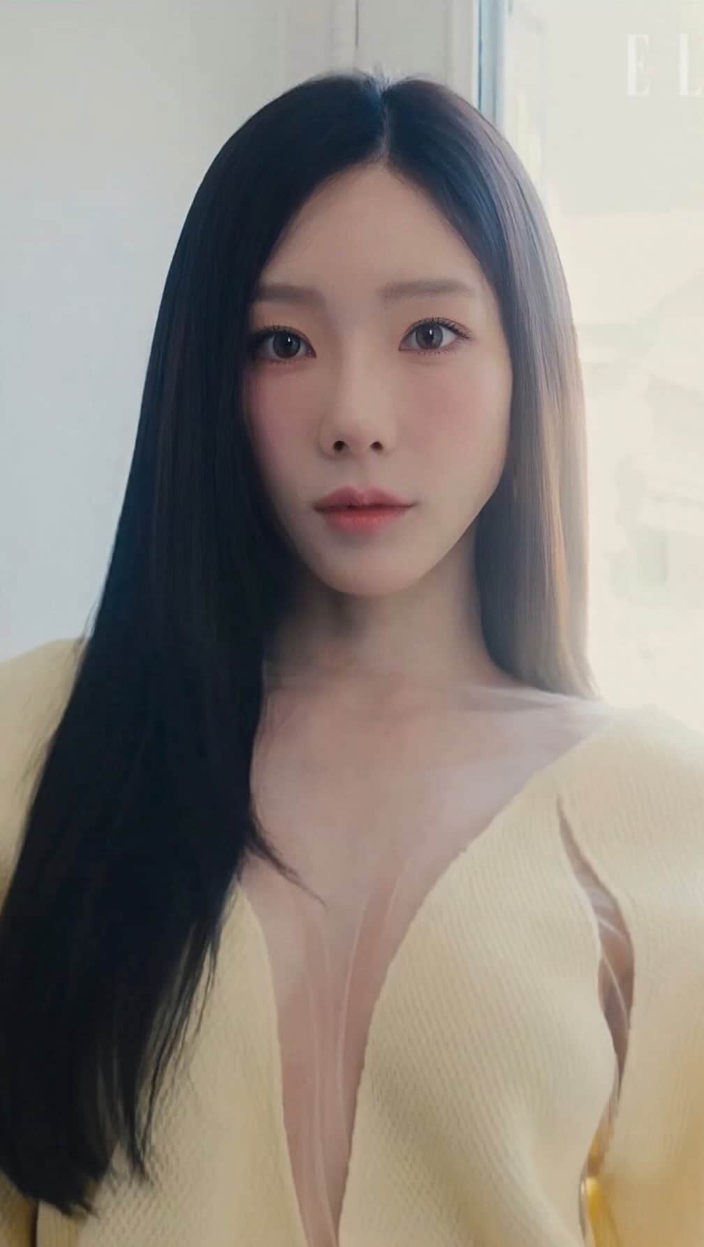 のインスタグラム：「taeyeon is so gorgeous 🇫🇷🗼  :creds me if repost ty!  @taeyeon_ss  #태연 #TAEYEON #TAEYEONxPFW23  #TAEYEONxLouisVuitton #LVSS24」