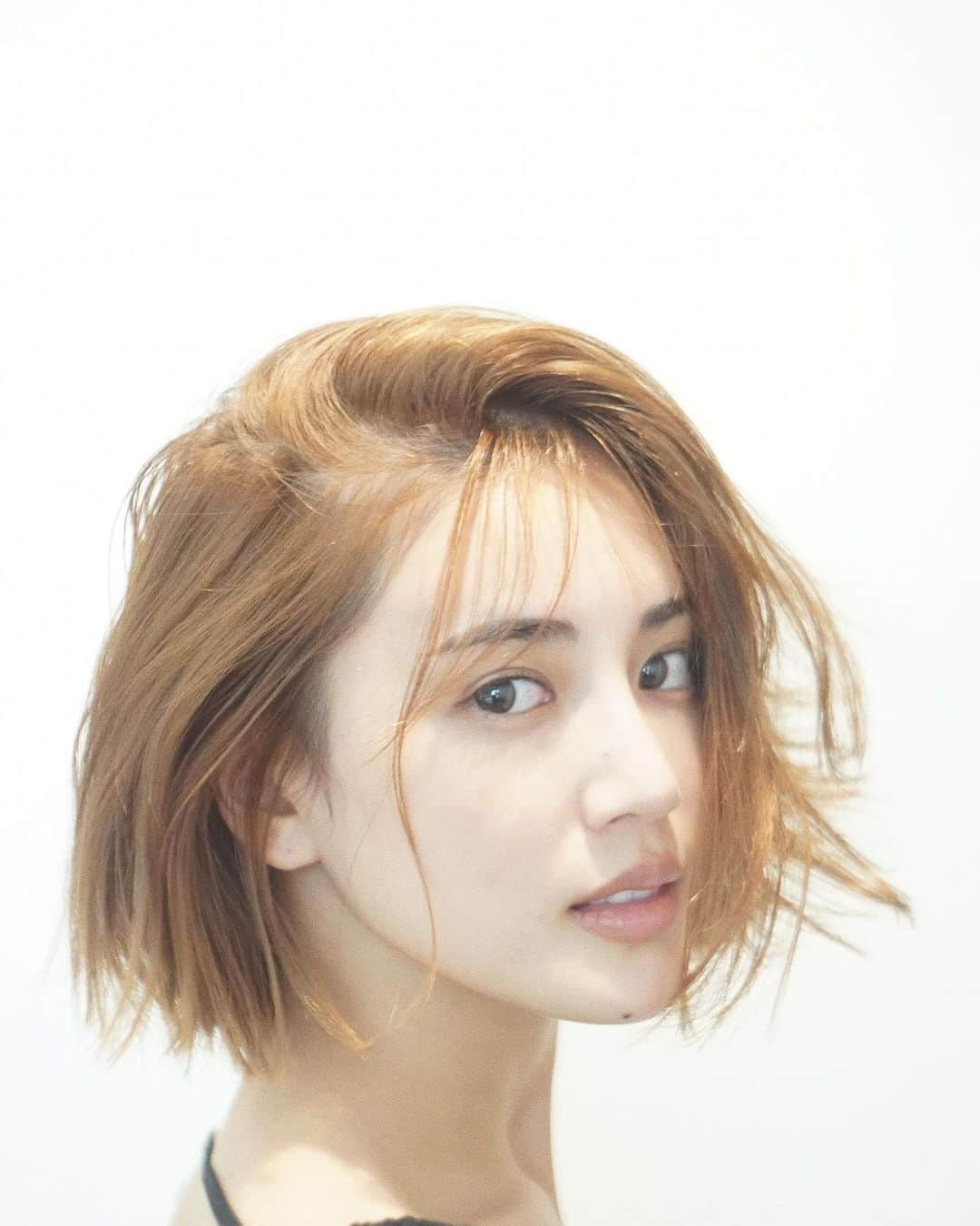 藤井夏恋のインスタグラム：「reddish hair.  髪の毛明るいのも新鮮でたのしい。 どう？  hair by @tomoca13 @iamyuna_akmt」