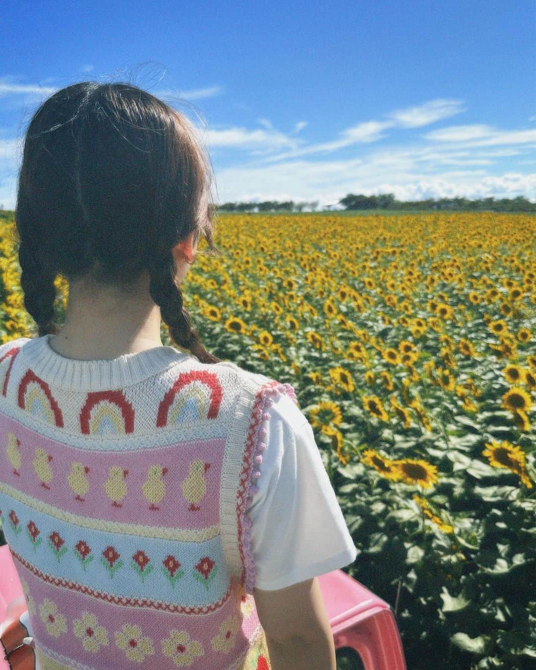 上村亜柚香のインスタグラム：「.  10月になっちゃった🌻」