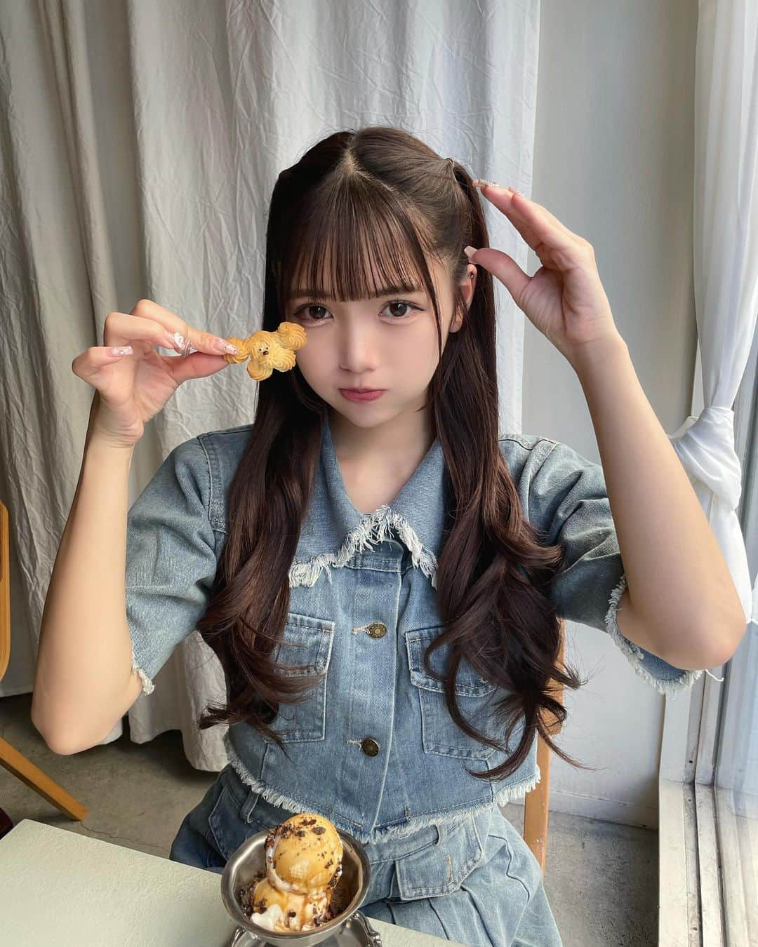 津代美月さんのインスタグラム写真 - (津代美月Instagram)「. いぬのカフェは無条件にすき U._.U この日は大阪の二人しかいないうちのひとりの子が東京に来ててやっとゆっくり会えたー しあわせじかんだった  顔の鍼も行ってきたー いつも心地よいから大好きな空間 顔の筋肉をほぐされた感じが本当好き @quinbelle_omotesando   #目黒カフェ #parlornoon #東京カフェ」10月6日 22時13分 - __tsushiromizuki