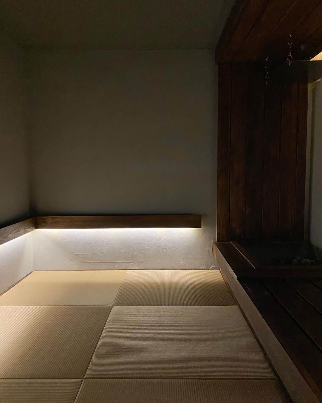 suzuhaさんのインスタグラム写真 - (suzuhaInstagram)「ㅤㅤㅤㅤㅤㅤㅤㅤㅤㅤㅤㅤㅤㅤㅤㅤ 最近週1はｻｳﾅに行ってて 行きたかった個室ｻｳﾅに🧖‍♀️✨ 和の雰囲気で何より寝そべれるのが最高で 全力で整いました♡ ｾﾙﾌﾛｳﾘｭｳもできるし違う部屋もまた行きたいﾅ😙✌︎ #サウナ #サ活 #サウナハット #sauna」10月6日 22時17分 - osuzu04__