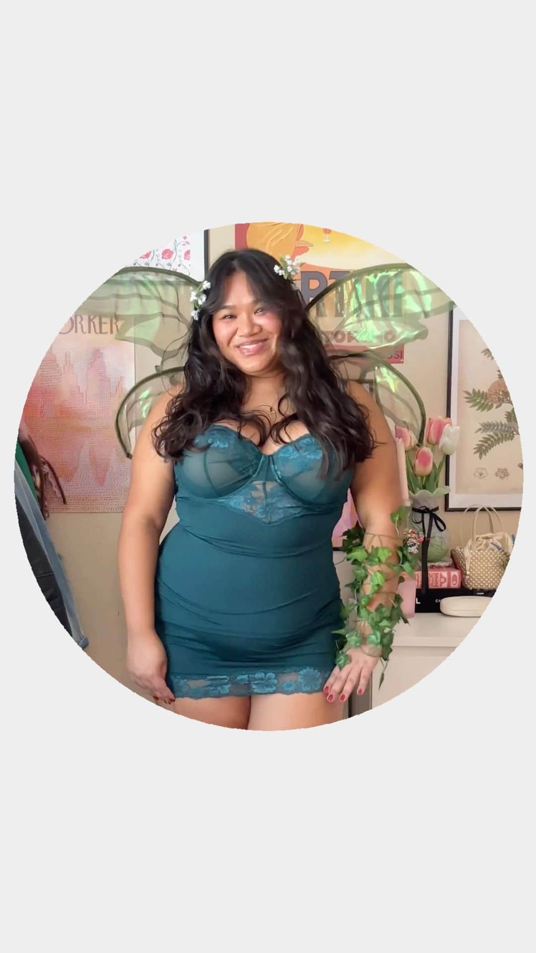 のインスタグラム：「@laurenlicup, we’ve never been one to shy away from any and all winged ‘fits either.」