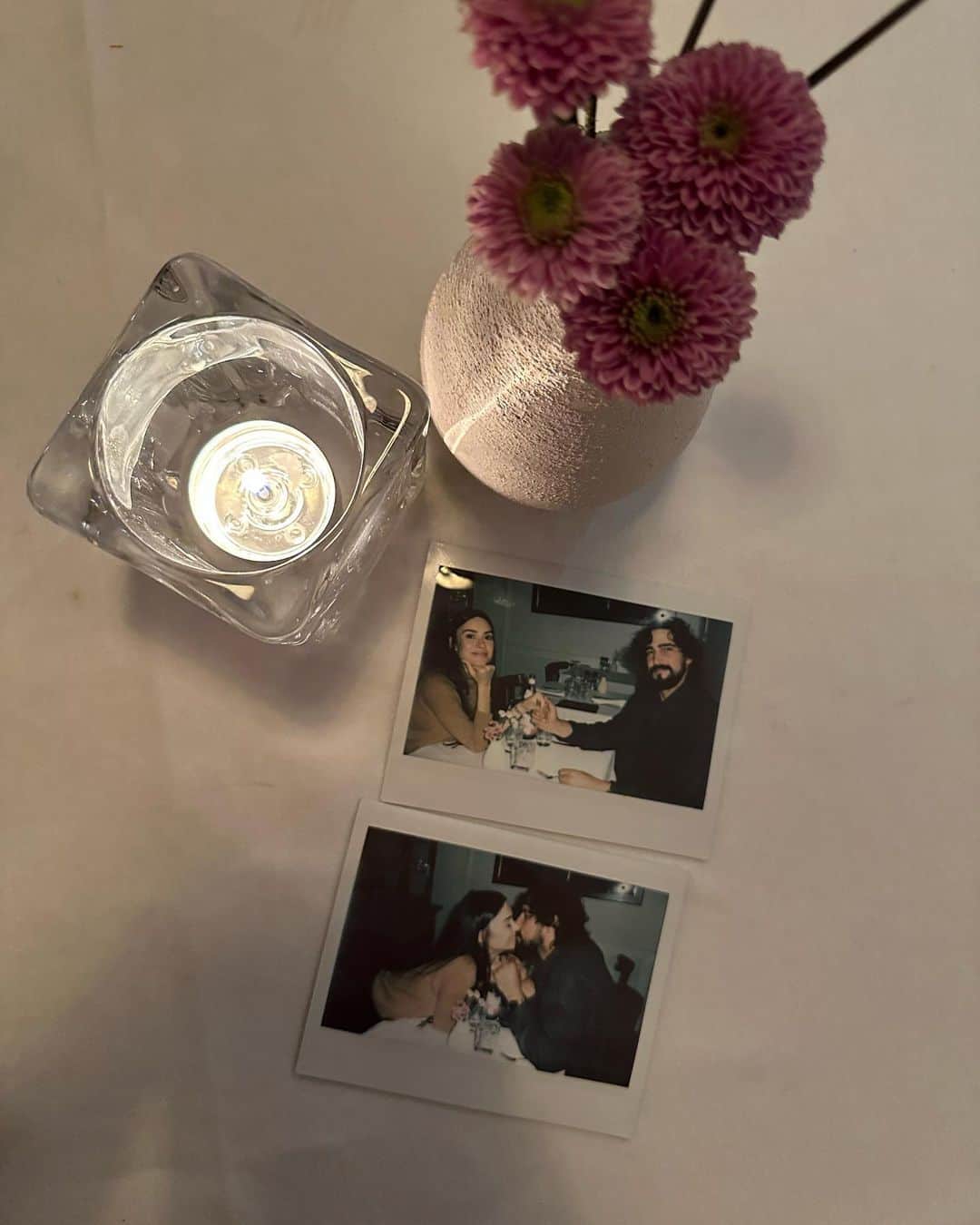 Thaila Ayalaさんのインスタグラム写真 - (Thaila AyalaInstagram)「4 anos de casamento e a gente escolheu passar assim no Tuschinski o cinema mais lindo do mundo c direito a jantarzinho e presentinho do Monstro!」10月6日 22時30分 - thailaayala