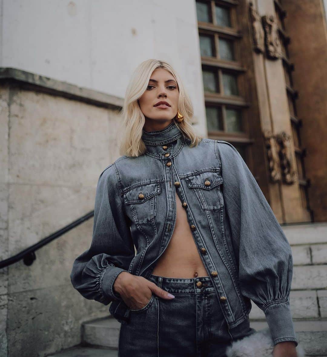 デヴォン・ウィンザーさんのインスタグラム写真 - (デヴォン・ウィンザーInstagram)「Beautiful show @zimmermann」10月6日 22時46分 - devwindsor