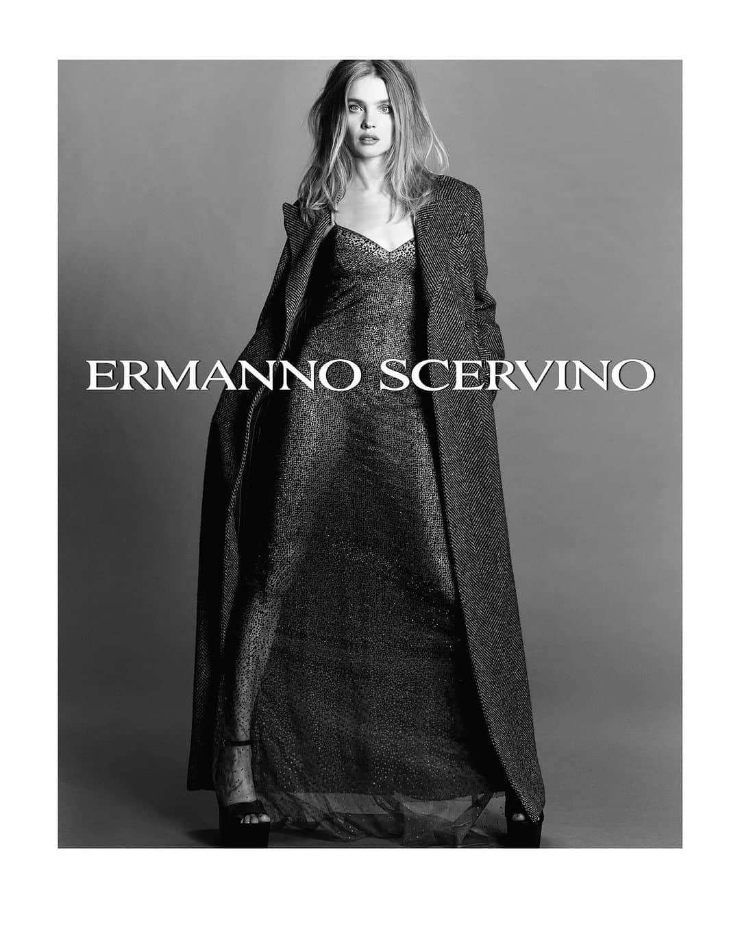 エルマンノシェルヴィーノのインスタグラム：「Redefining luxurious tailoring.   #ErmannoScervino #FW23 #ADV #NataliaVodianova #LuigiAndIango」