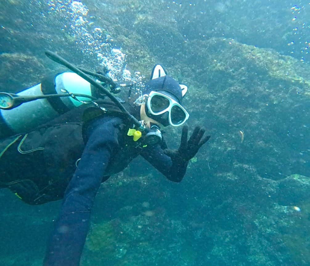 チョン・ジユのインスタグラム：「Finding nemo🐠2 I've always wanted to try scuba diving 🪸🐠 But actually I'm afraid of water🤣🥹😅#니모를찾아서 #스쿠버다이빙 #🤿」
