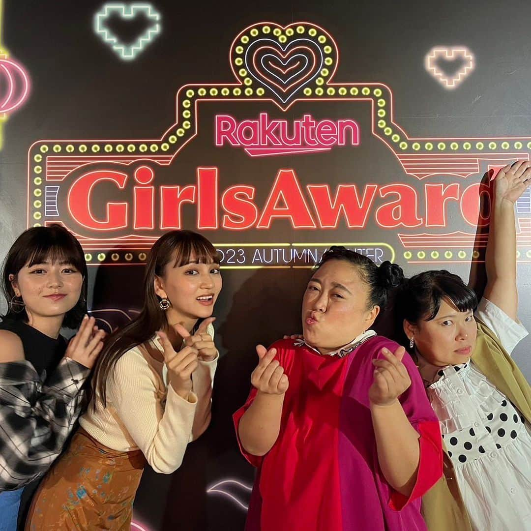 TBS「王様のブランチ」さんのインスタグラム写真 - (TBS「王様のブランチ」Instagram)「【「Rakuten GirlsAward 2023 AUTUMN/WINTER」に潜入🎤】  ９月３０日に開催された「Rakuten GirlsAward 2023 AUTUMN/WINTER」に潜入👚  #ニッチェ のお二人が #高橋文哉 さん #鈴鹿央士 さんに直撃インタビュー🌈 ありがとうございました✨✨   さらに！ #ニッチェ #冴木柚葉 ちゃん #長谷川美月 ちゃんが登壇したブランチSPステージも👑   皆さまお疲れ様でした🫶   #RakutenGirlsAward2023 #ガルアワ #ガルアワ2023 #王様のブランチ #ブランチファミリー」10月7日 9時39分 - brunch_tbs