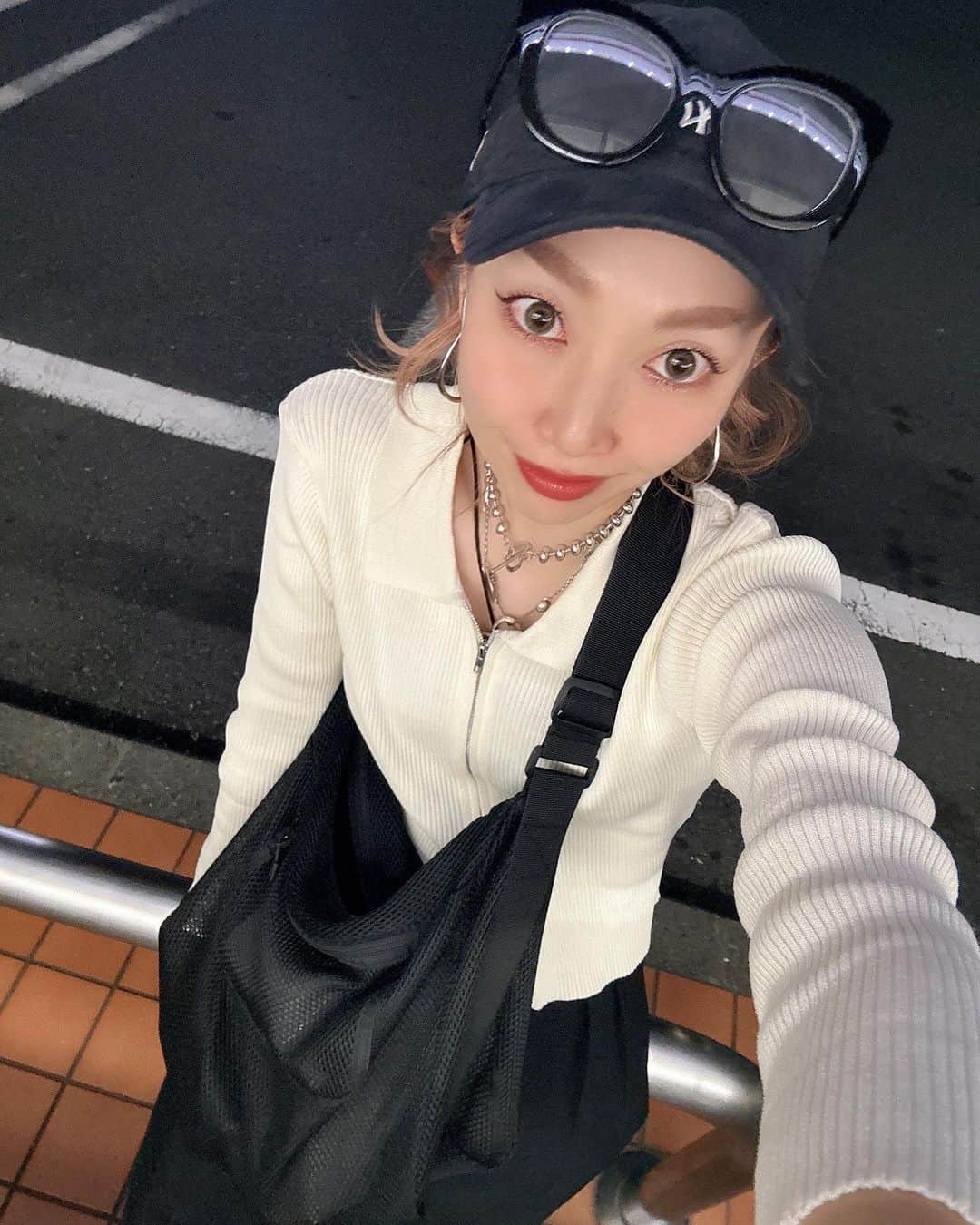 のインスタグラム：「涼しくなってきたから嬉しい♡ オートファジーまだやってる♡ ずっとお腹すいたなって言ってるw♡ むくみも前よりなくなったし何より健康が1番ですよね♡」