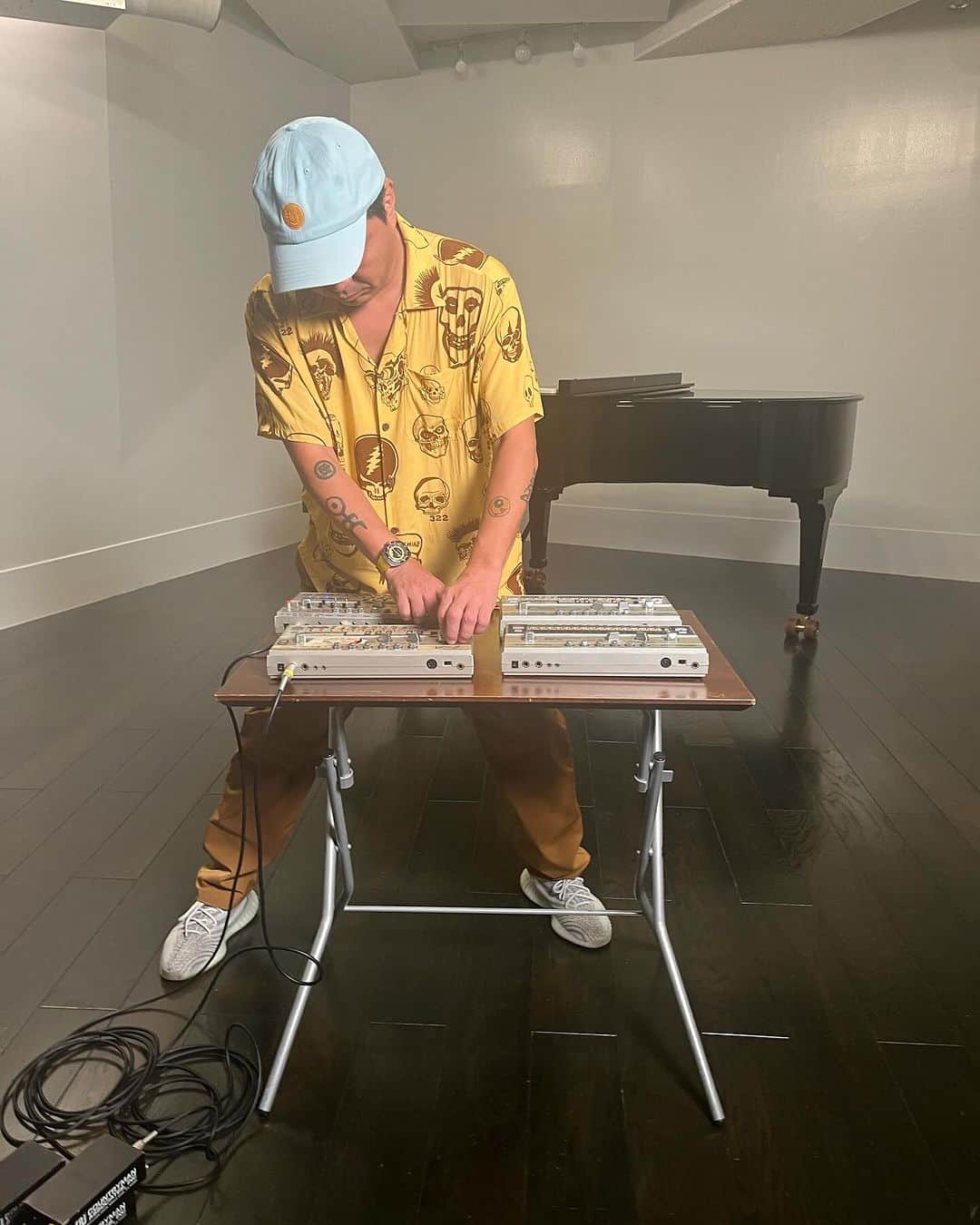 石野卓球のインスタグラム：「Had a interview shooting for the Docu movie  “TB303 and the Devilfish Modification”  Directed by Brenden Palmer from Australia」