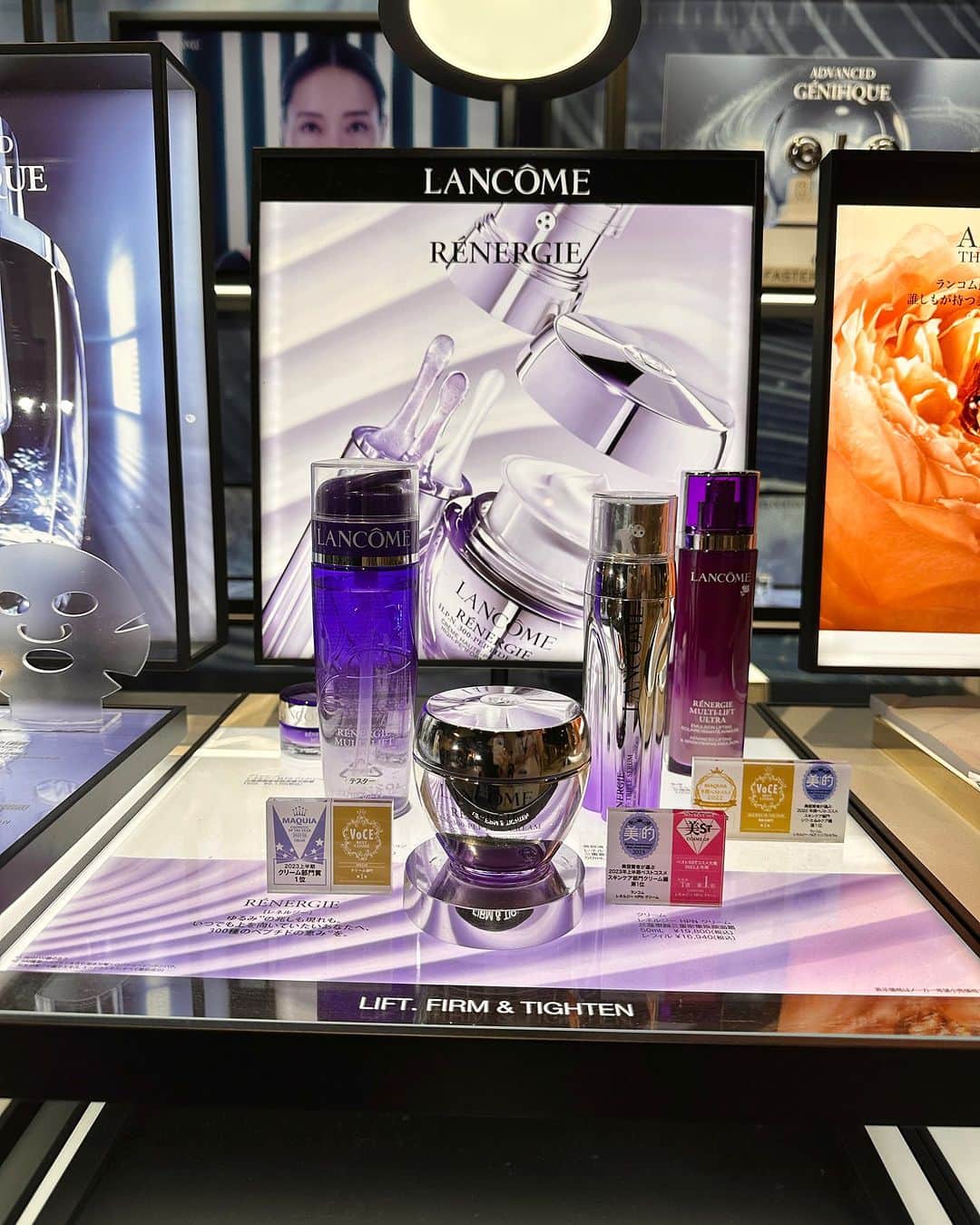 紙本真琴さんのインスタグラム写真 - (紙本真琴Instagram)「#51歳  *【Write Your Future】* ランコム @lancomeofficial では  女性のデジタルスキルをアップさせるために「Write Your Future」というCSR活動に取り組んでいるそうで  ロレアルの新宿本社オフィスで開催された   「自分らしいキャリアの見つけ方」 をテーマに  人気皮膚科医の友利新先生と著名美容家の石井美保さんをお招きしたライブを生で拝見させて頂きました✨✨  美に携わる上で普段から仲の良いお二人のSNS活用術から現在の仕事に至るまでの経緯、私生活についてなど  他では聞くことができない裏話まで軽快なトークが続き  永遠に聞いていたい気持ちになるほど楽しく夢のある内容でした！  インフルエンサーの1人としも参考になることが沢山見つかり励みとなりました☺︎  そのライブの内容がYouTubeでアーカイブされたので私のストーリーズから観てみて💛  ドレスは… @dresslaveofficial   #ランコム　#Lancome #BeautifyYourFuture #WriteYourFuture #PR #DRESSLAVE #スタイルアップコーディネーター #macotostyling #macotokamimoto」10月7日 9時22分 - macoto.kamimoto