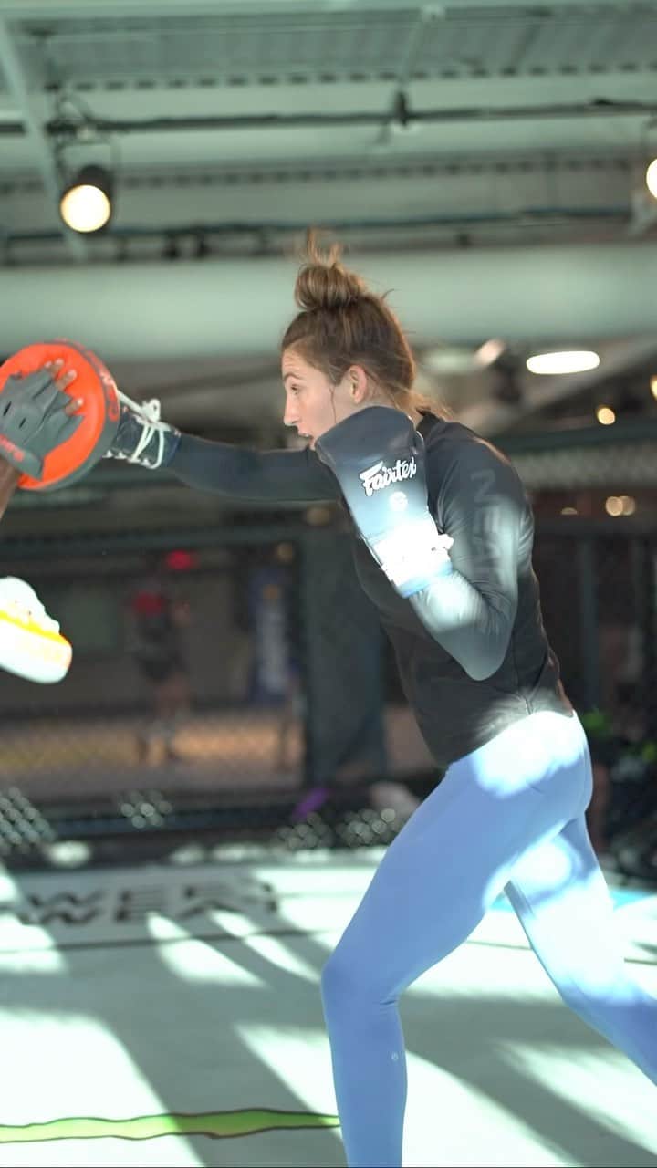 UFCのインスタグラム：「Ready for battle ⚔️  Catch @Montana.DeLaRosa tomorrow as she kicks off our #UFCVegas80 card 👊」