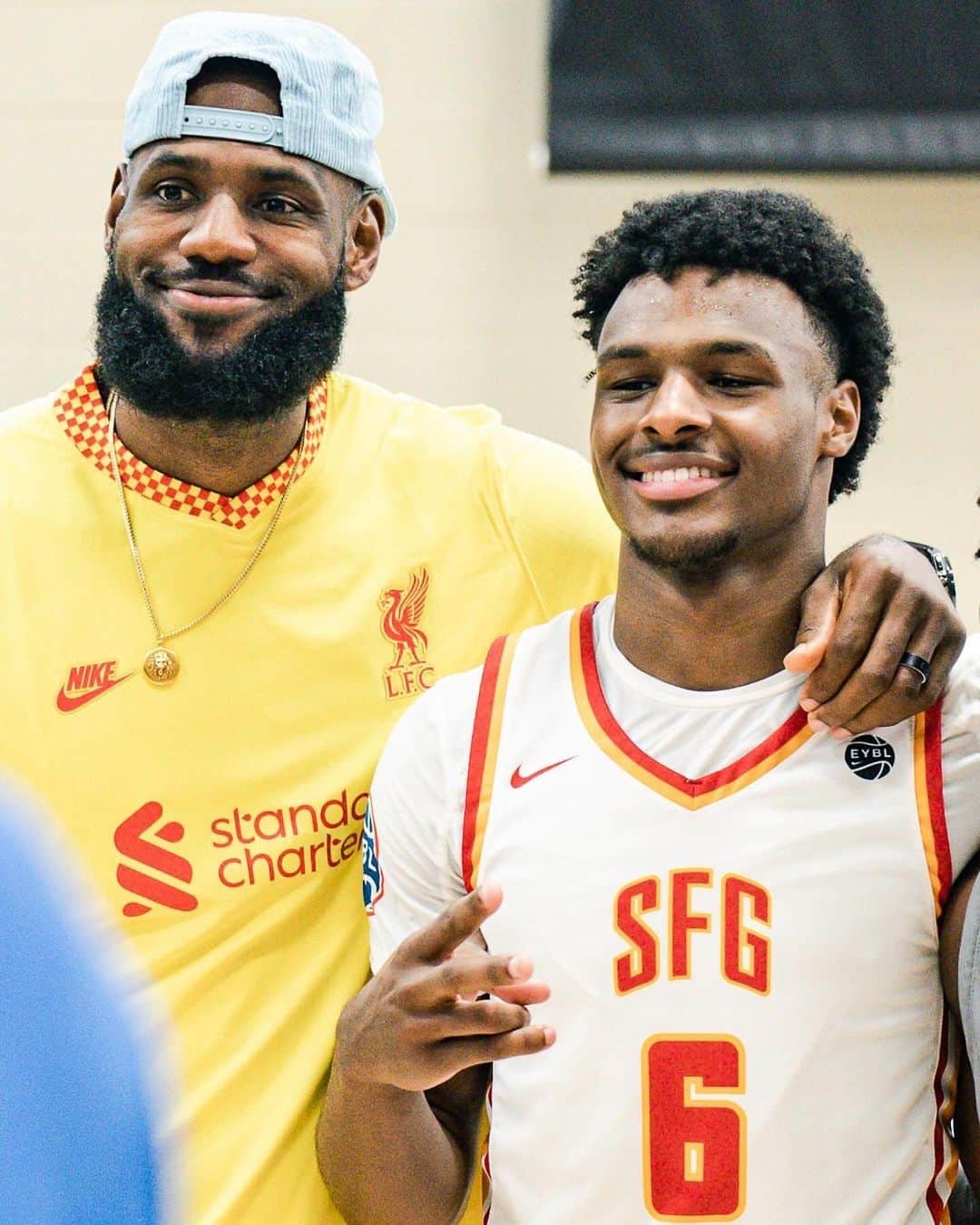 のインスタグラム：「On and off the court you're the 🐐 @bronny!! Happy Born-Day son!!! Love you ♾️ kid. Keep going up! 🤎🤎🤎🤎🤎🤎✨✨✨✨」