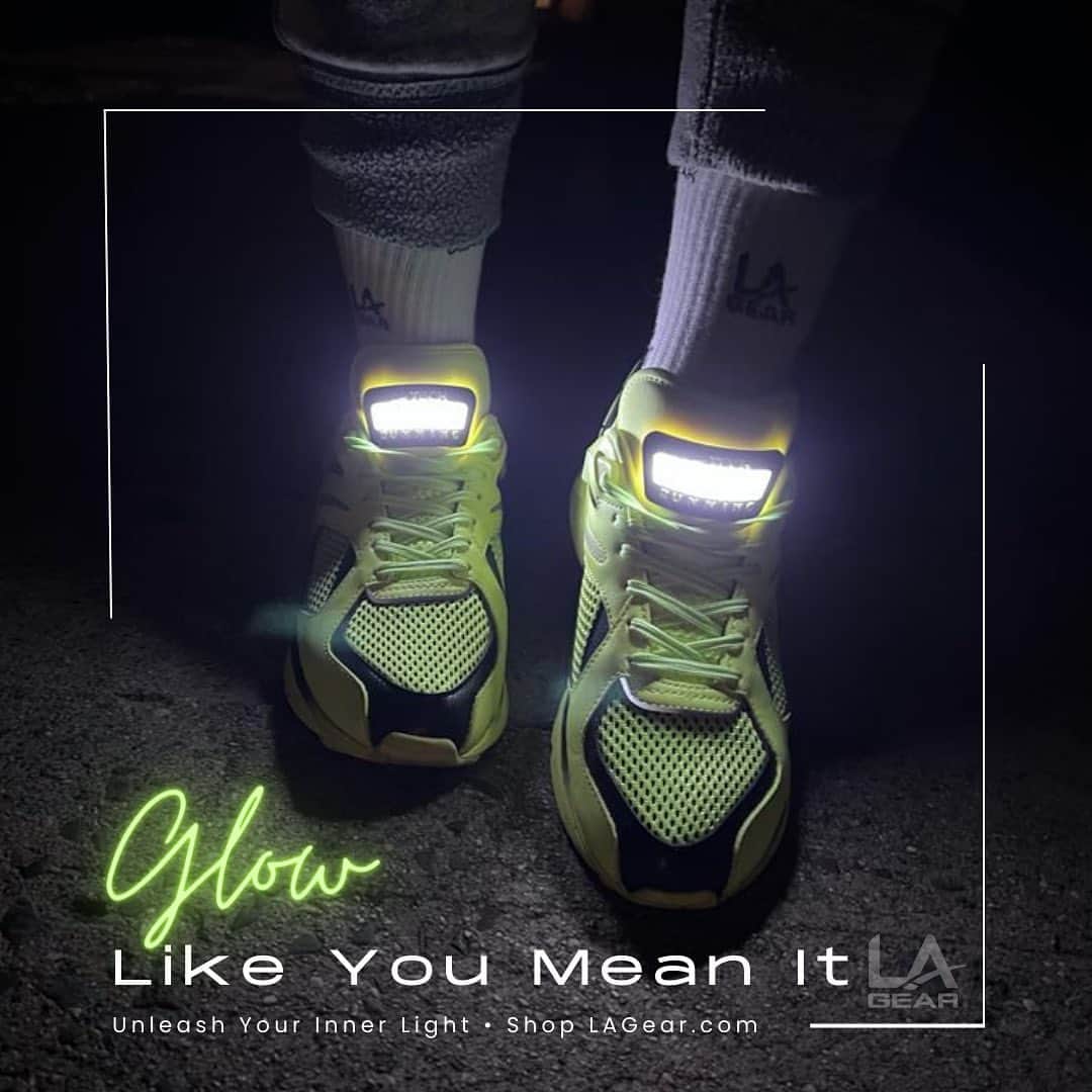 LAギアのインスタグラム：「GLOW like you mean it • Unleash your inner light!  Shop lagear.com to save 20% on Catapult, Boardwalk, Turbo & Glow-in-the-dark Flame styles. LIGHT up your world and discover your everyday #LAGearStyle. Code:UnleashYourInnerLight #LAGear #Instakicks #Sneakerhead #Sneakerfreaker #Kicks #Sneaker #LEDlight #Glowinthedark #Halloween #Walks #Walkingclub #Discount #80s #90s #Shine   Discount expires 10 October 2023」