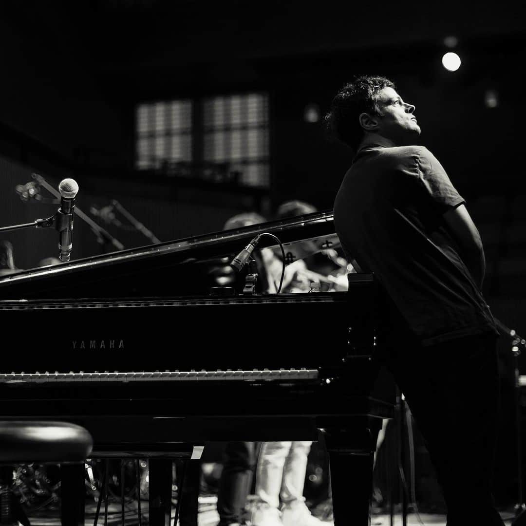 ジェイミー・カラムのインスタグラム：「Soundchecking and picture snapping @SFJAZZ festival a couple of weeks back  📷 @michelleshiers」