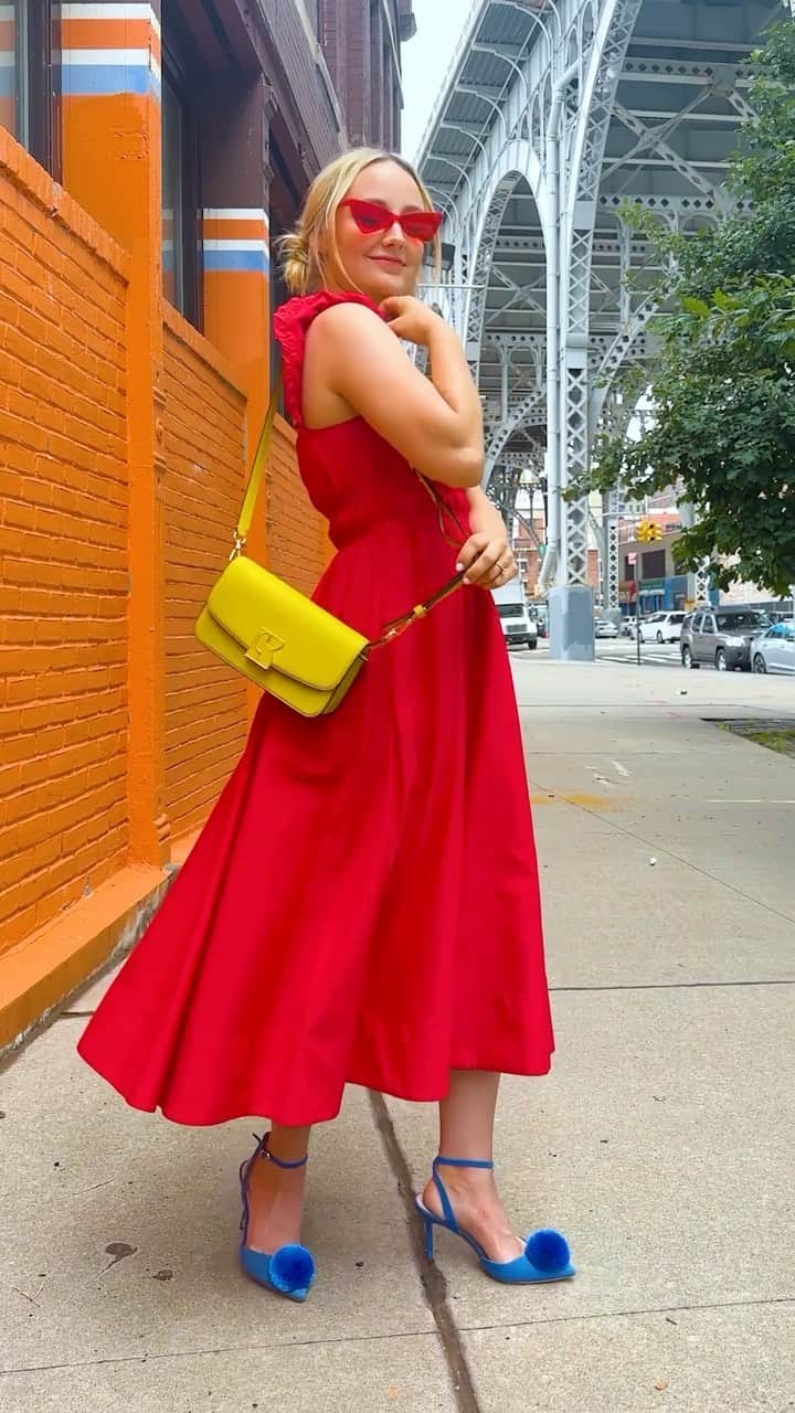 ケイト・スペードのインスタグラム：「Taking Dakota for a spin…the @kelladactyl way. #katespadeny #katespadenydakota」