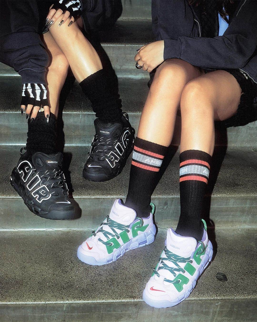 Nike Sportswearさんのインスタグラム写真 - (Nike SportswearInstagram)「From the team that brought you Nite Sport, new holiday colorways of the Air More Uptempo Low x @ambush_official.   A lower profile takes this classic off the court for a more 90s skate-inspired look. Now in Lilac/ Apple Green, and Black/ White.   Available globally on SNKRS.」10月7日 1時00分 - nikesportswear