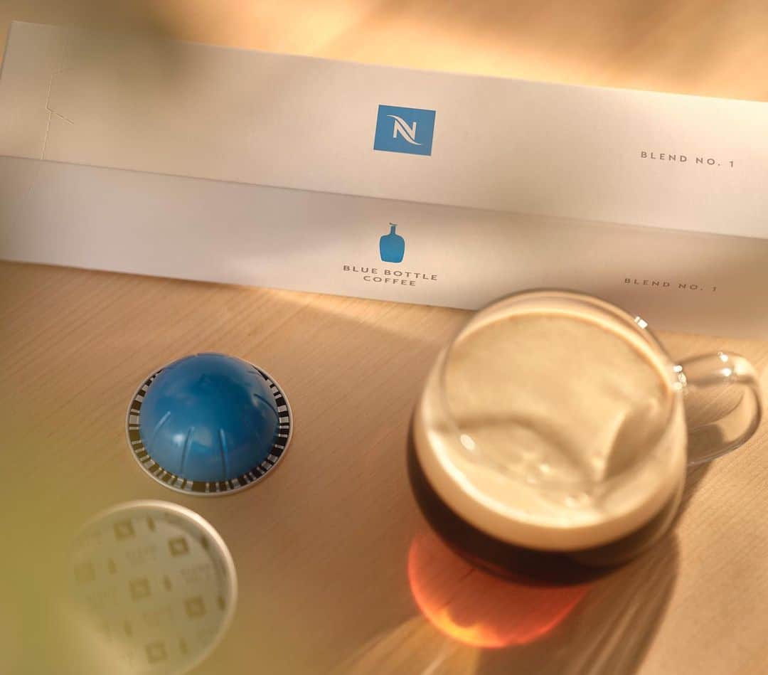 のインスタグラム：「Introducing Blend No. 1, our first collaboration with @NespressoUSA and a coffee capsule for Vertuo that’s been years in the making.  Curiosity is what brought Benjamin Brewer, our head of coffee innovation, and Alexis Rodriguez, Nespresso’s head of coffee development, together. Despite their different approaches to brewing, they share a focus on flavor, purity, and quality. This shared philosophy was the guiding principle that led to an unparalleled new taste in coffee.   “We questioned whether we could achieve the same quality result Blue Bottle is known for with this brewing method,” said Brewer. “The answer is yes, and it has reminded us that exploring curiosity should always be pursued.”  Available for tasting at @NespressoUSA boutiques. Head to the link in bio to find a boutique near you.」