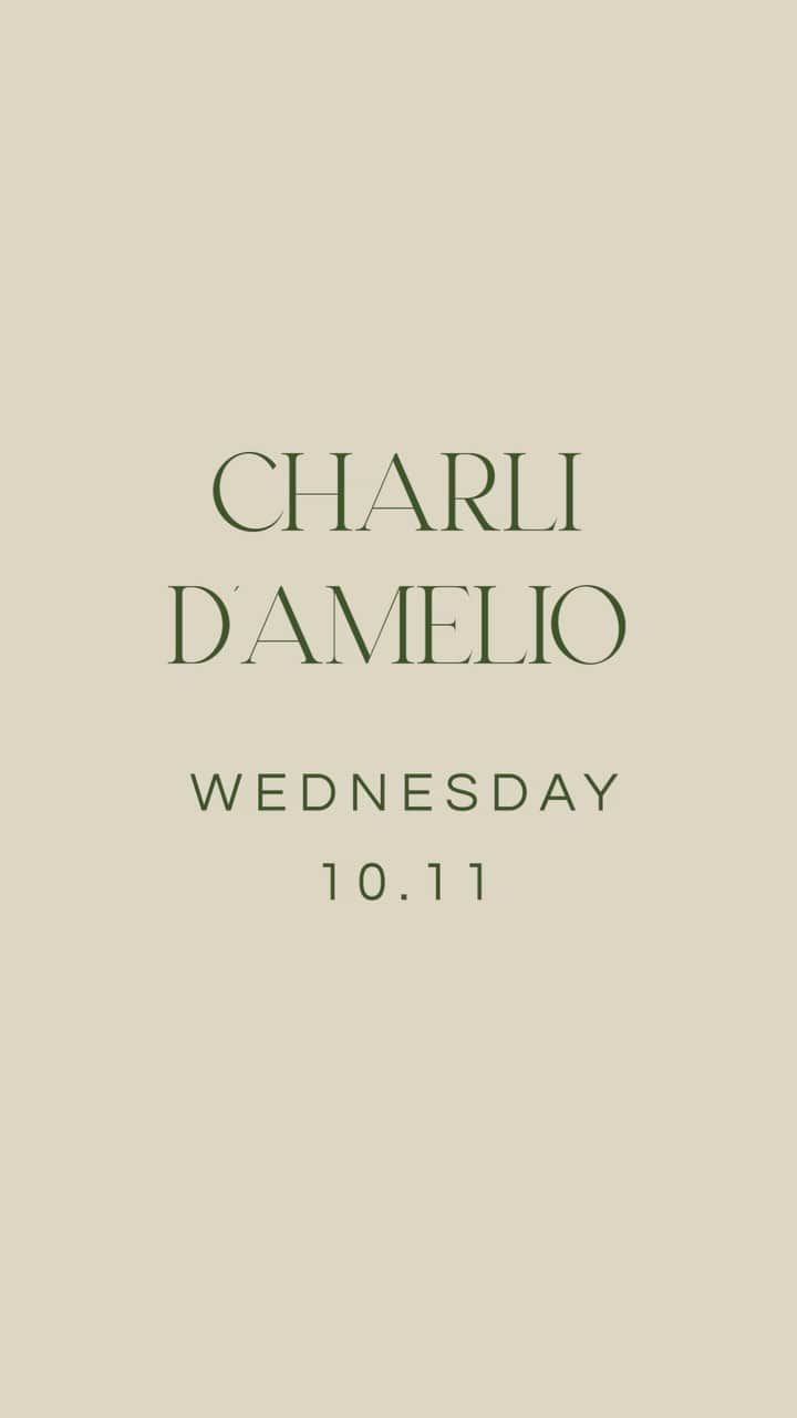 テイラー・ロートナーのインスタグラム：「All-new exclusive with @charlidamelio coming next Wednesday on @thesqueeze」