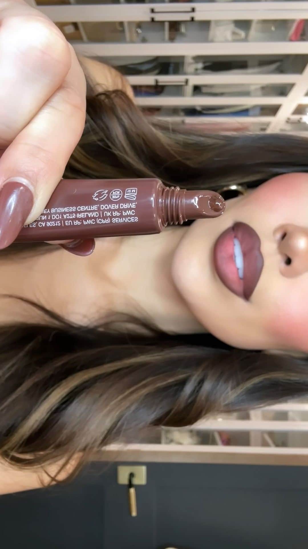 iluvsarahiiのインスタグラム：「Love me some new lip tints , which is tour fav? Ribbon , Toast , Raspberry Jelly or Espresso  @rhode   Lip Pencils used: @maccosmeticsusa Whirl , Cork , Plum and Chestnut」