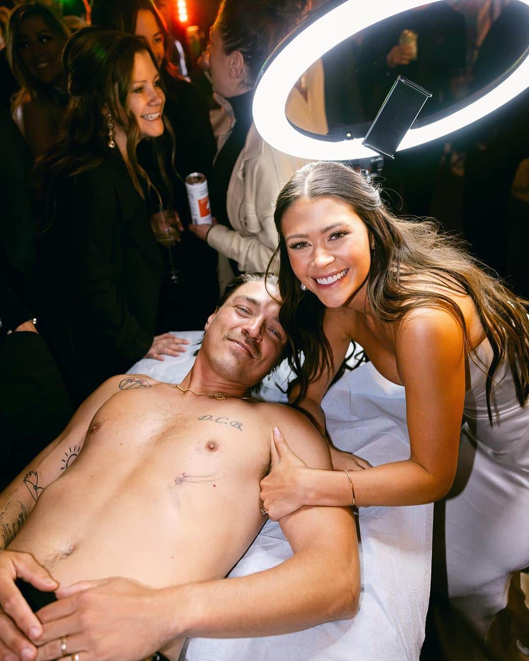 Cosmopolitanさんのインスタグラム写真 - (CosmopolitanInstagram)「Attn #BachelorNation: Caelynn Miller-Keyes took us (exclusively) inside her gorgeous Colorado wedding to Dean Unglert. 🤍 She gave us the deets on the tattoo station (srsly!), the chic welcome party, and more. See the video at the link in bio.  Photos: Carter Rose Weddings」10月7日 1時33分 - cosmopolitan