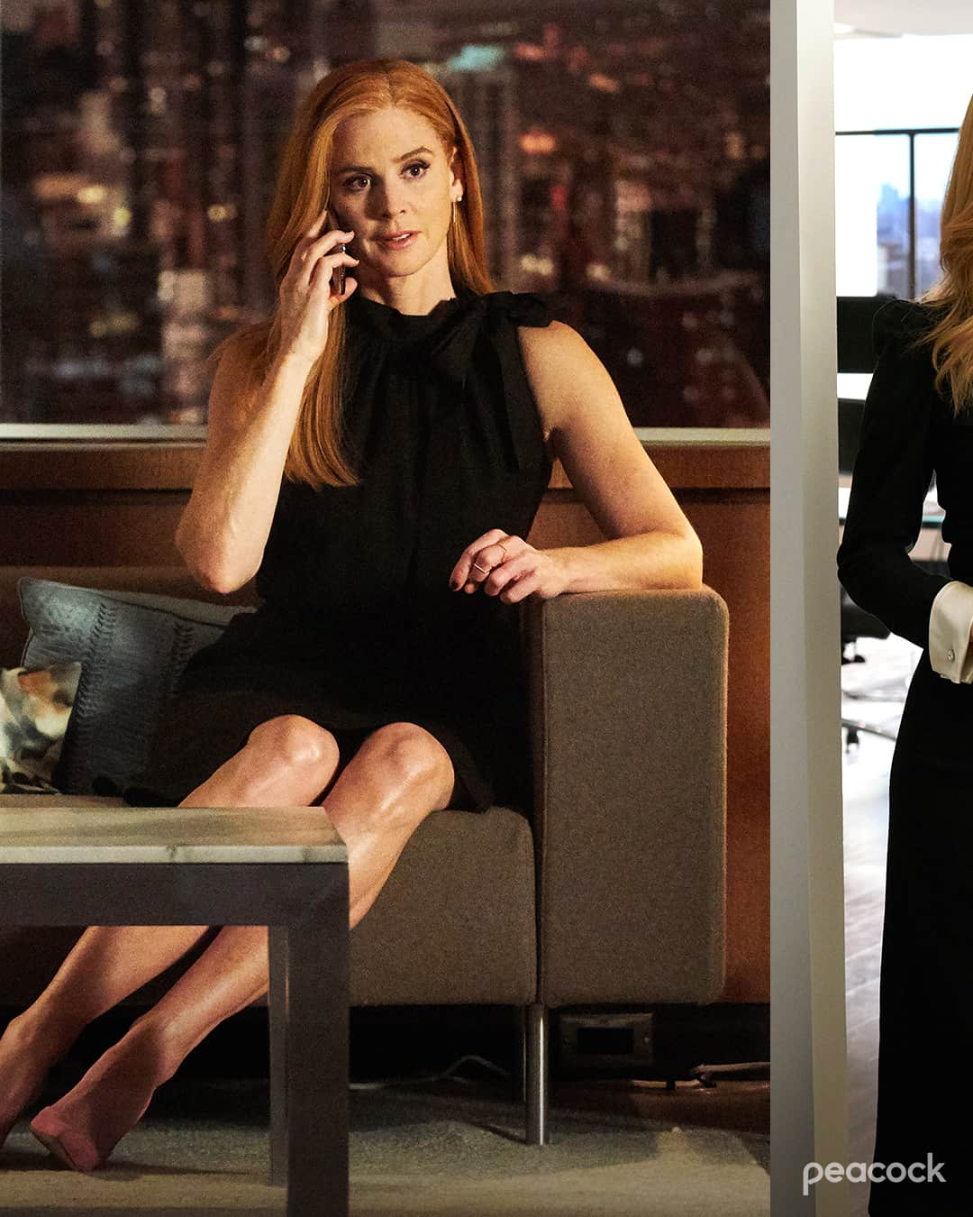 スーツのインスタグラム：「Donna Paulsen, never not serving looks 🤩 All episodes of Suits are streaming now, only on @Peacock.」