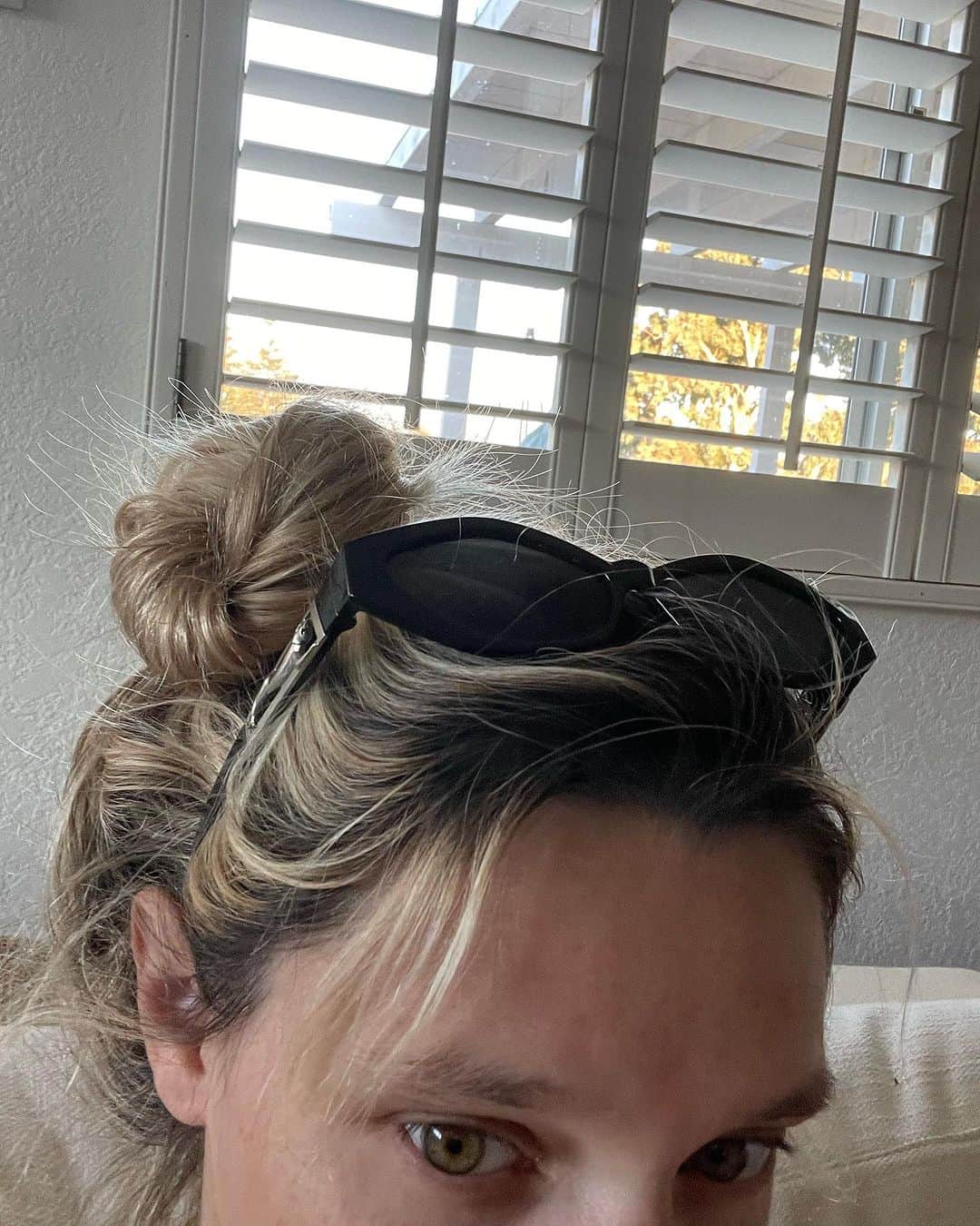 レイア・ゴールドクールのインスタグラム：「Mom level 💯」