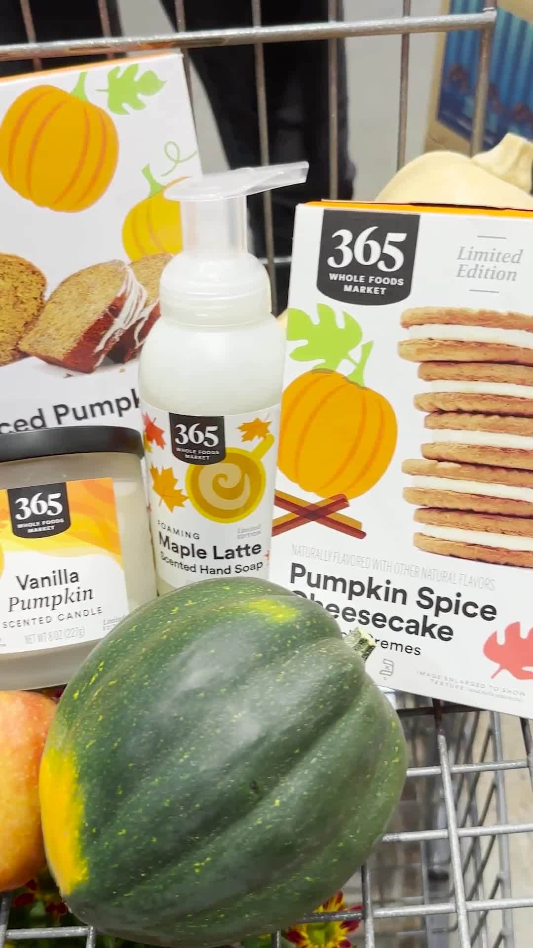 Whole Foods Marketのインスタグラム：「Fall in love with our seasonal faves 🍁」