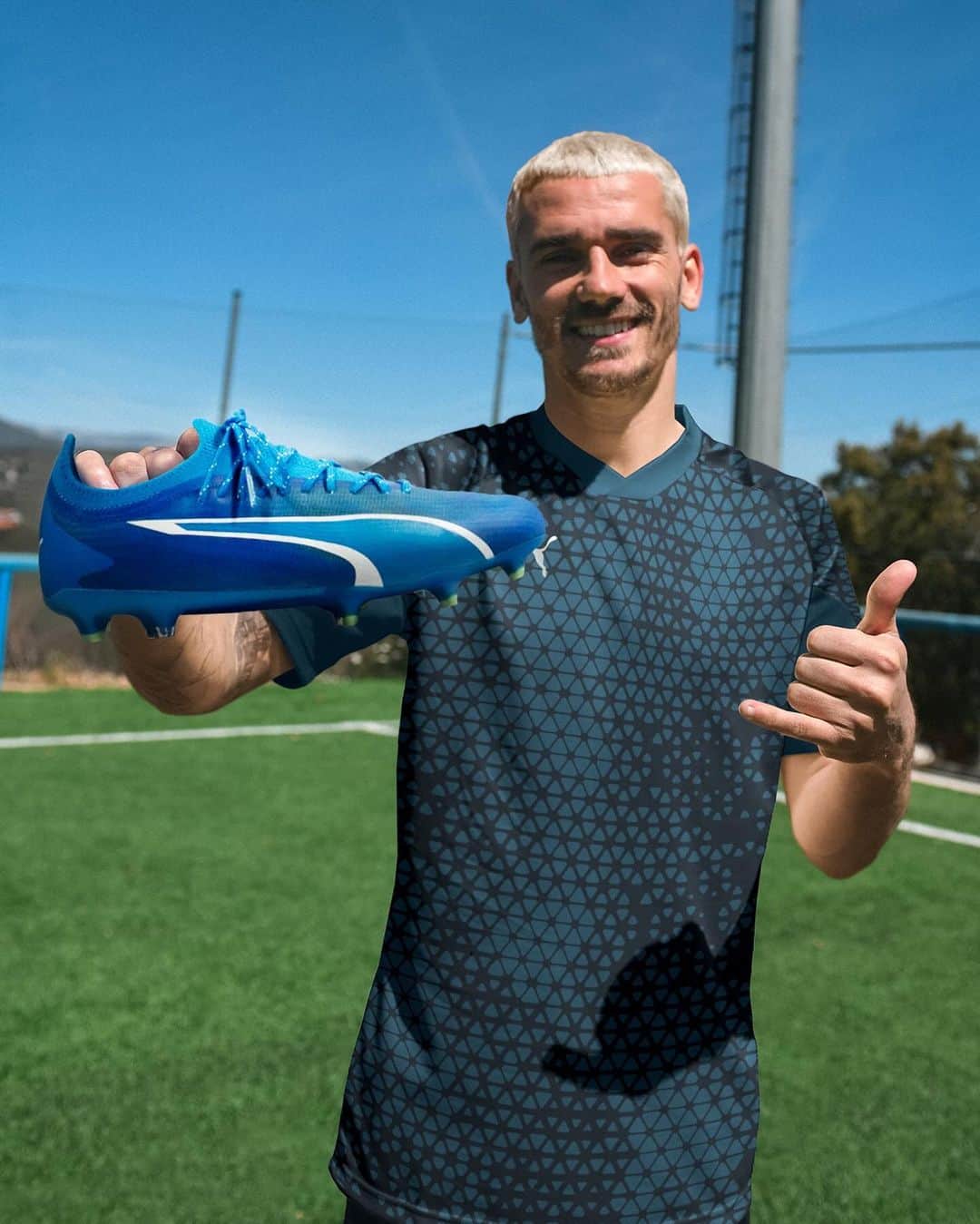 アントワーヌ・グリーズマンのインスタグラム：「No slow mo 💨 @pumafootball @pumaspain #foreverfaster」